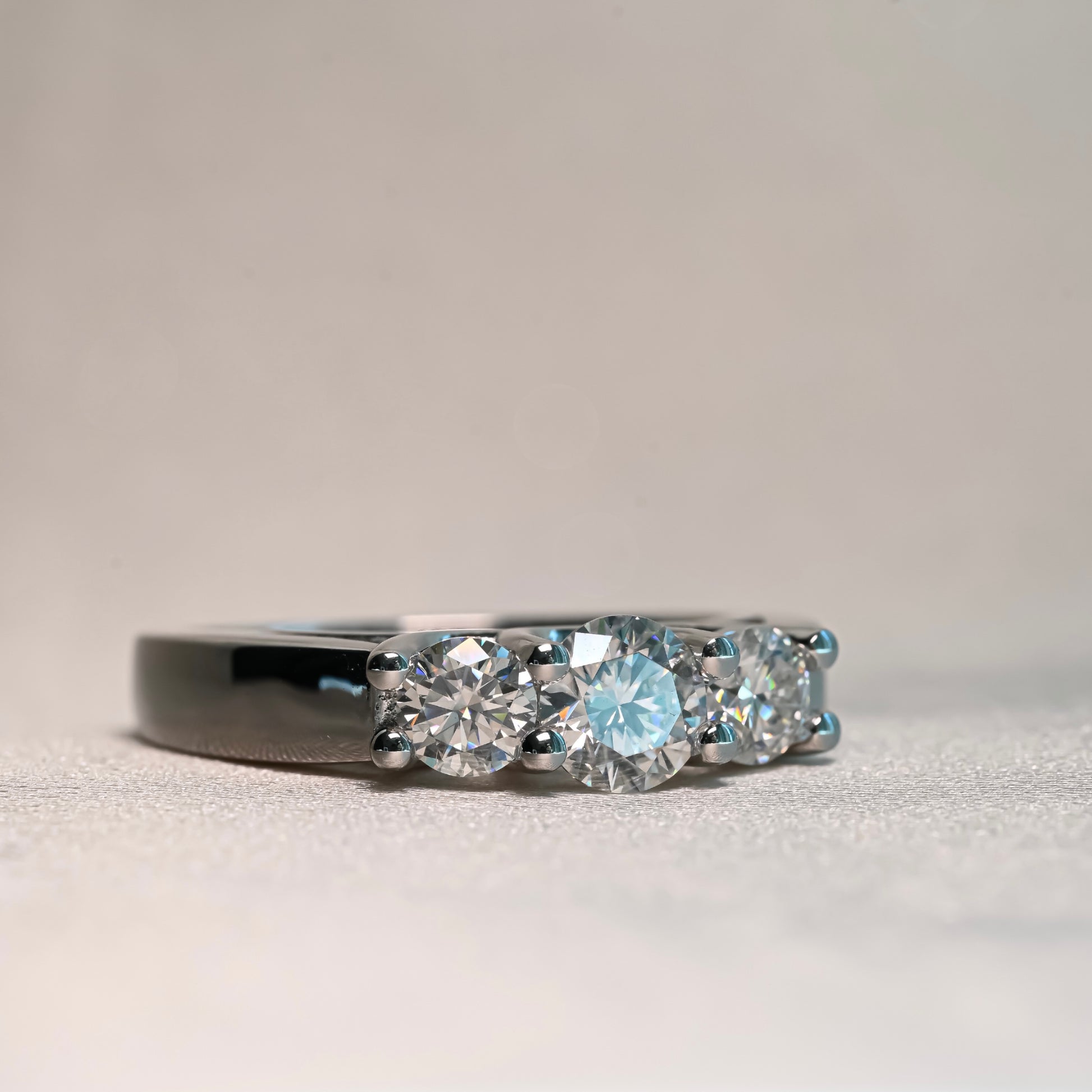 ANAM Moissanite Ring 0.5ct + 0.25ct