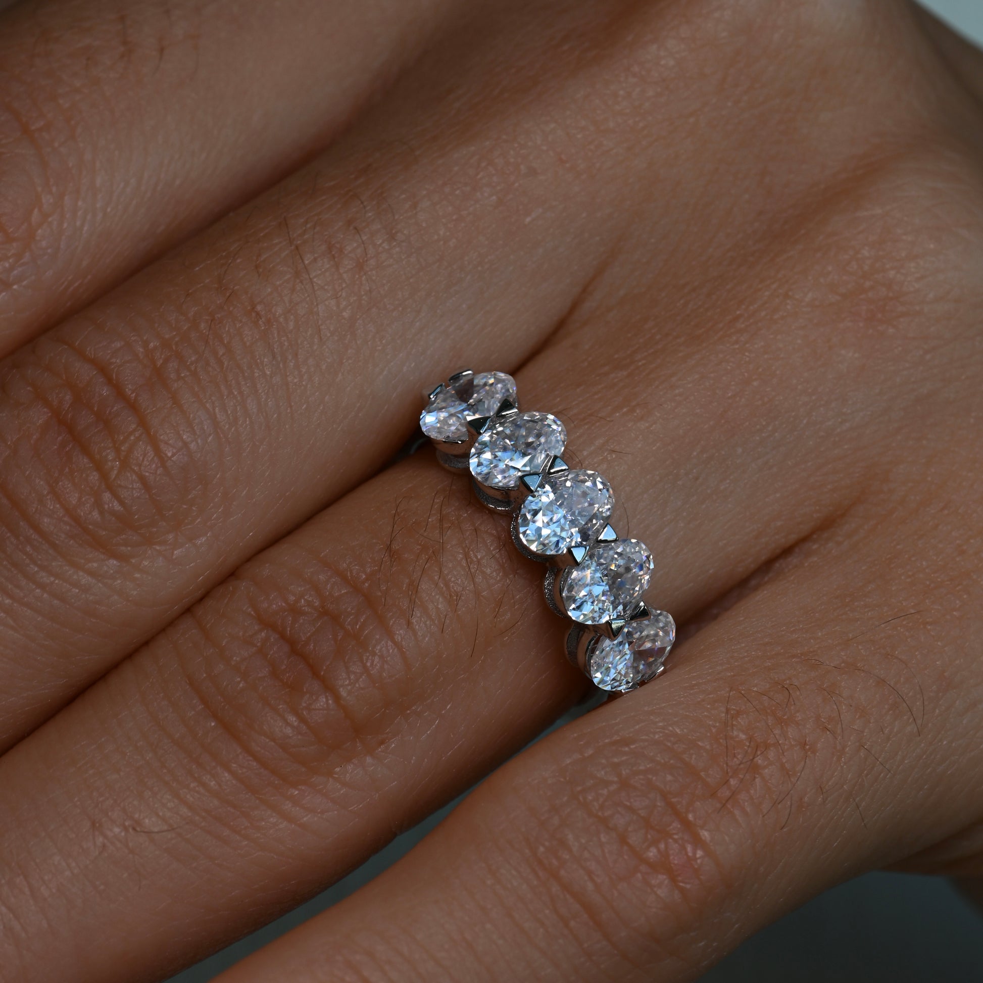 ANITTA Moissanite Band 2.5ct (Total)