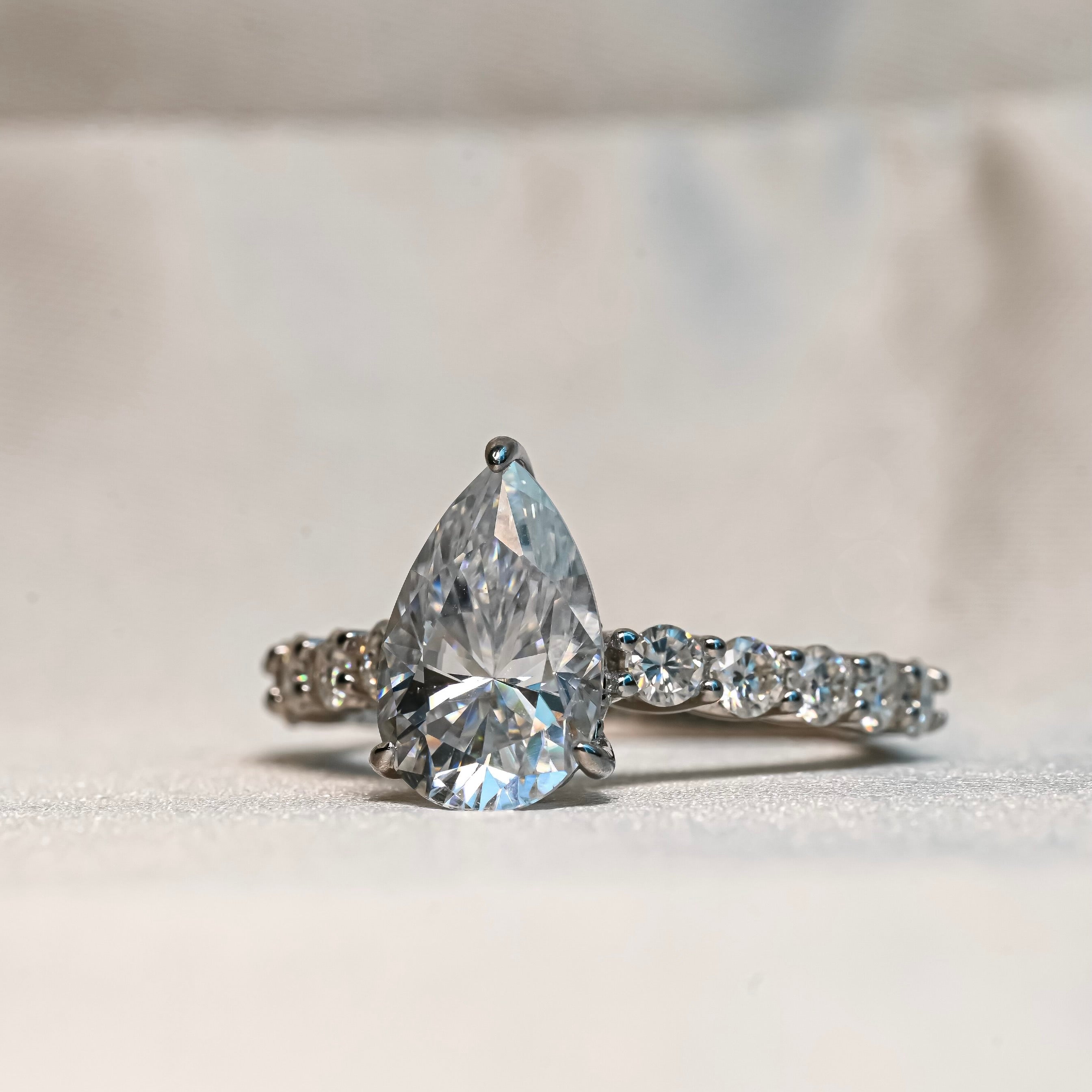 SAMARA Moissanite Ring 3ct