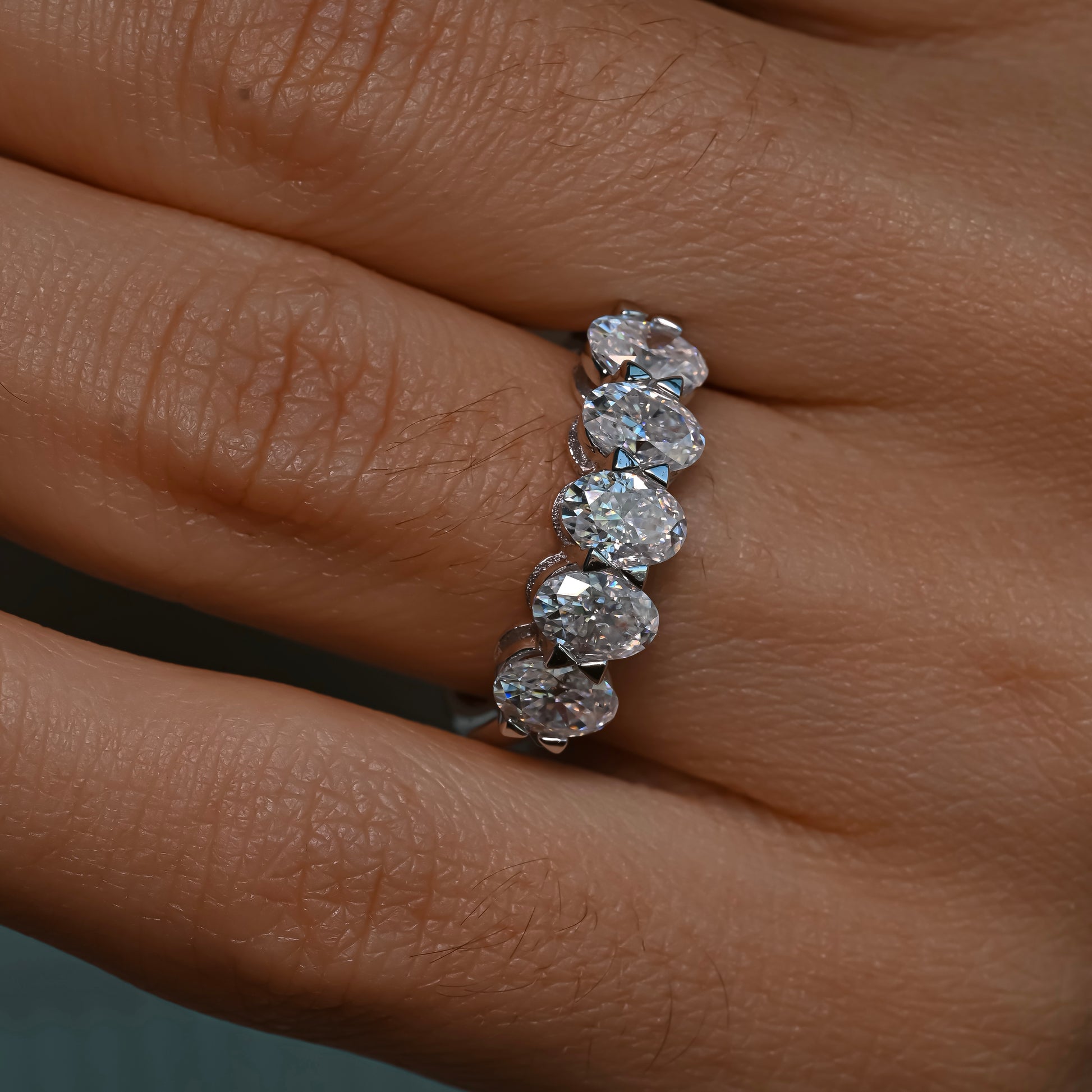 ANITTA Moissanite Band 2.5ct (Total)