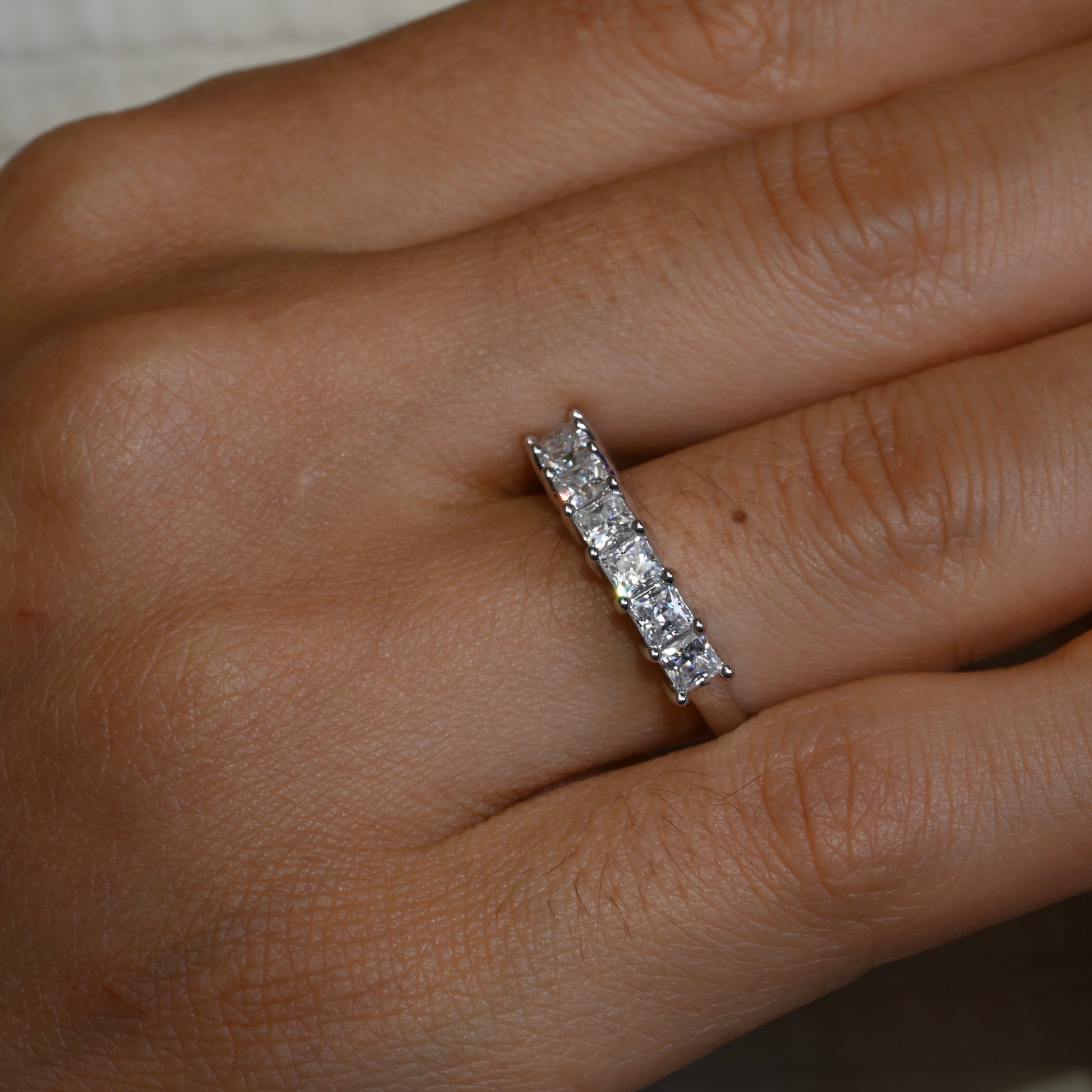 ALMA Moissanite Band 0.3ct (4mm)