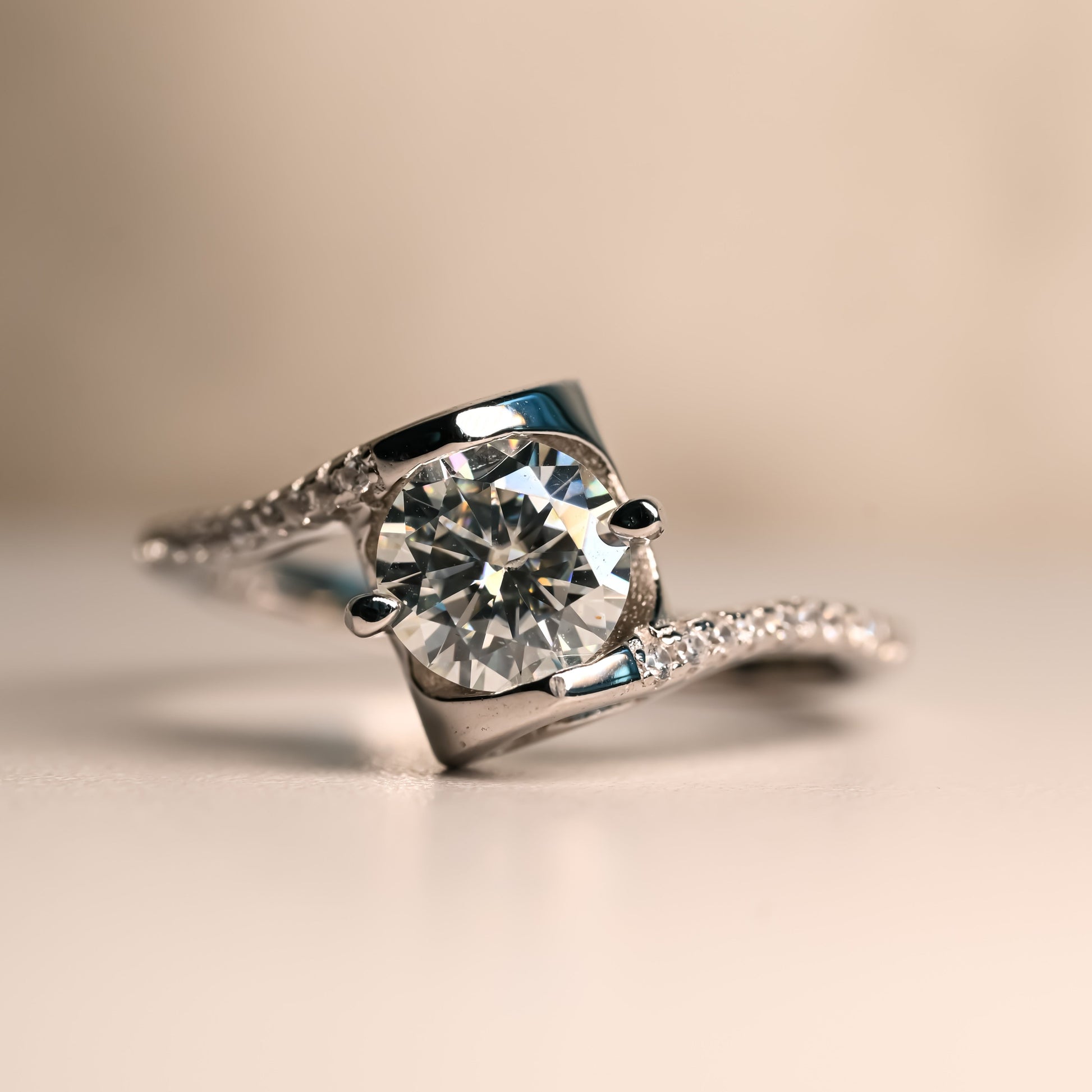 AMBER Moissanite Ring 1ct | Moissanite