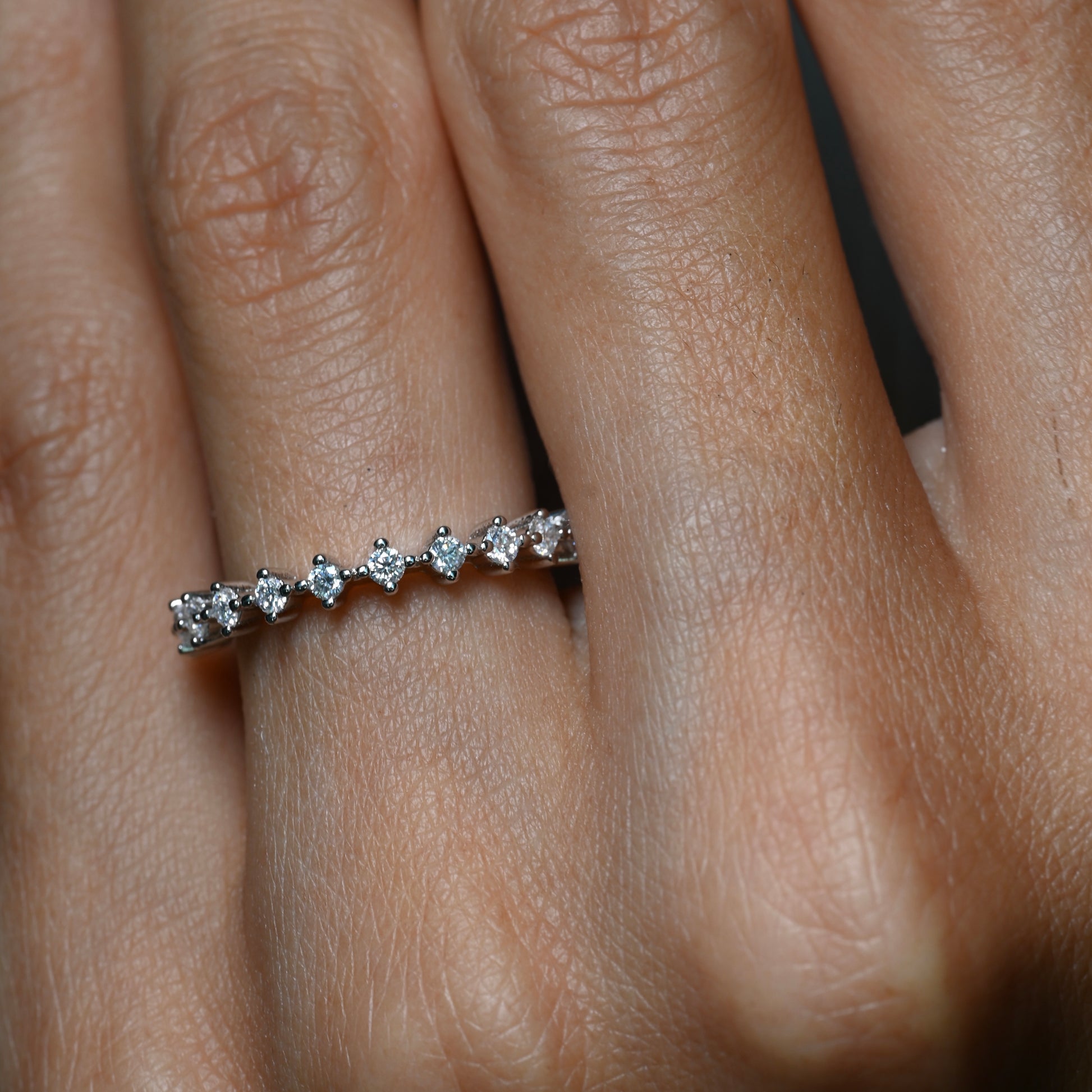 CAROL Moissanite Band 0.02ct | Moissanite