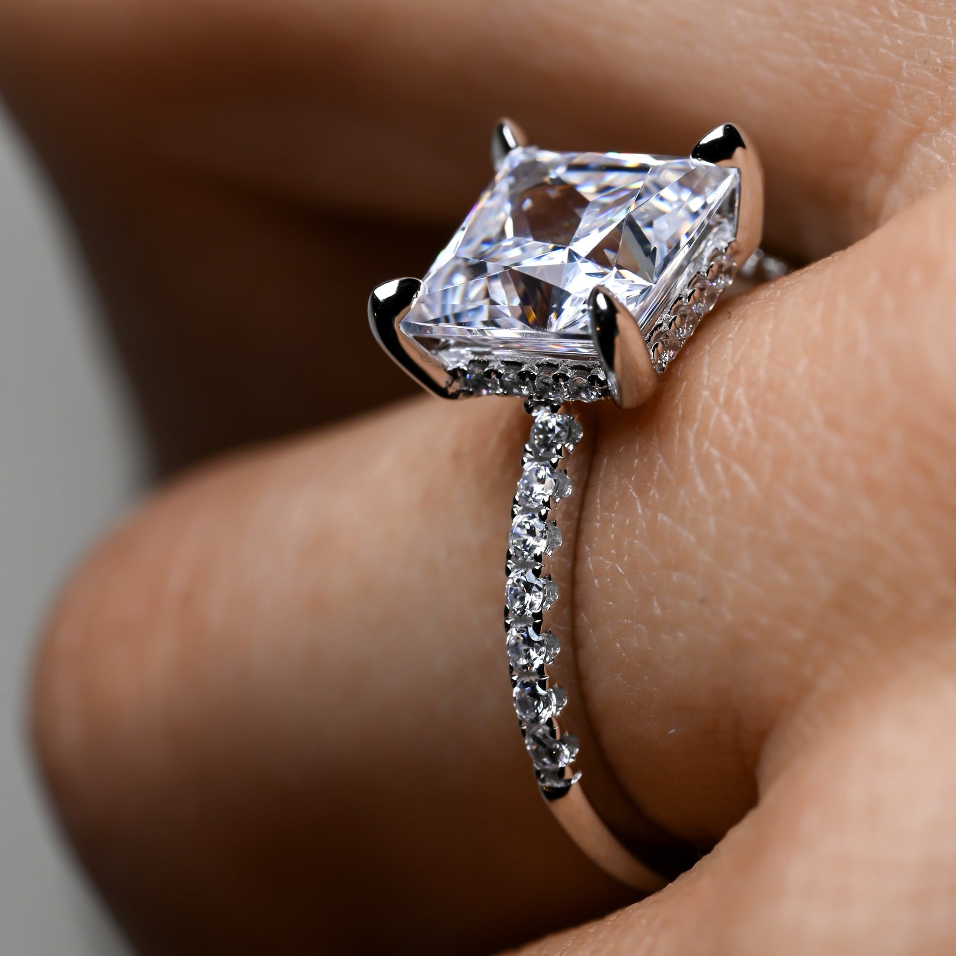 ZAFIRA ring | Zirconia