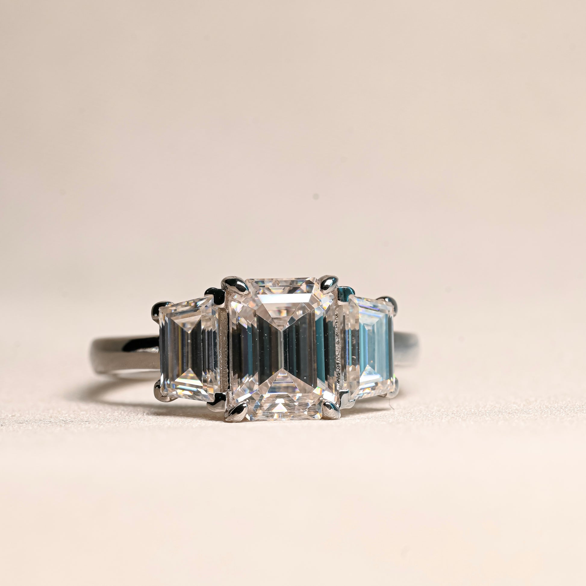 AMELIA Moissanite Ring 2ct