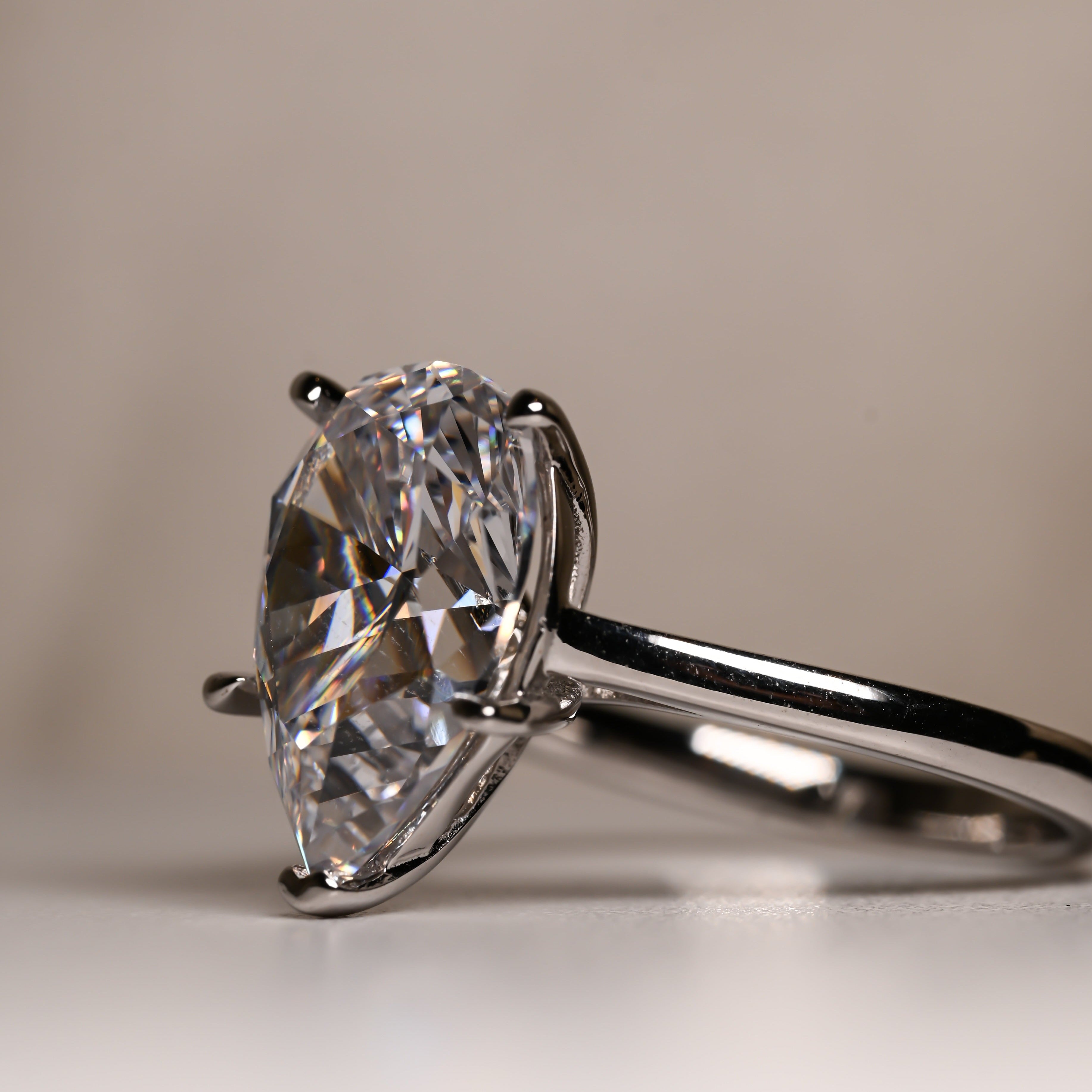 ISABELLA Ring 14mm x 10mm | Zirconia