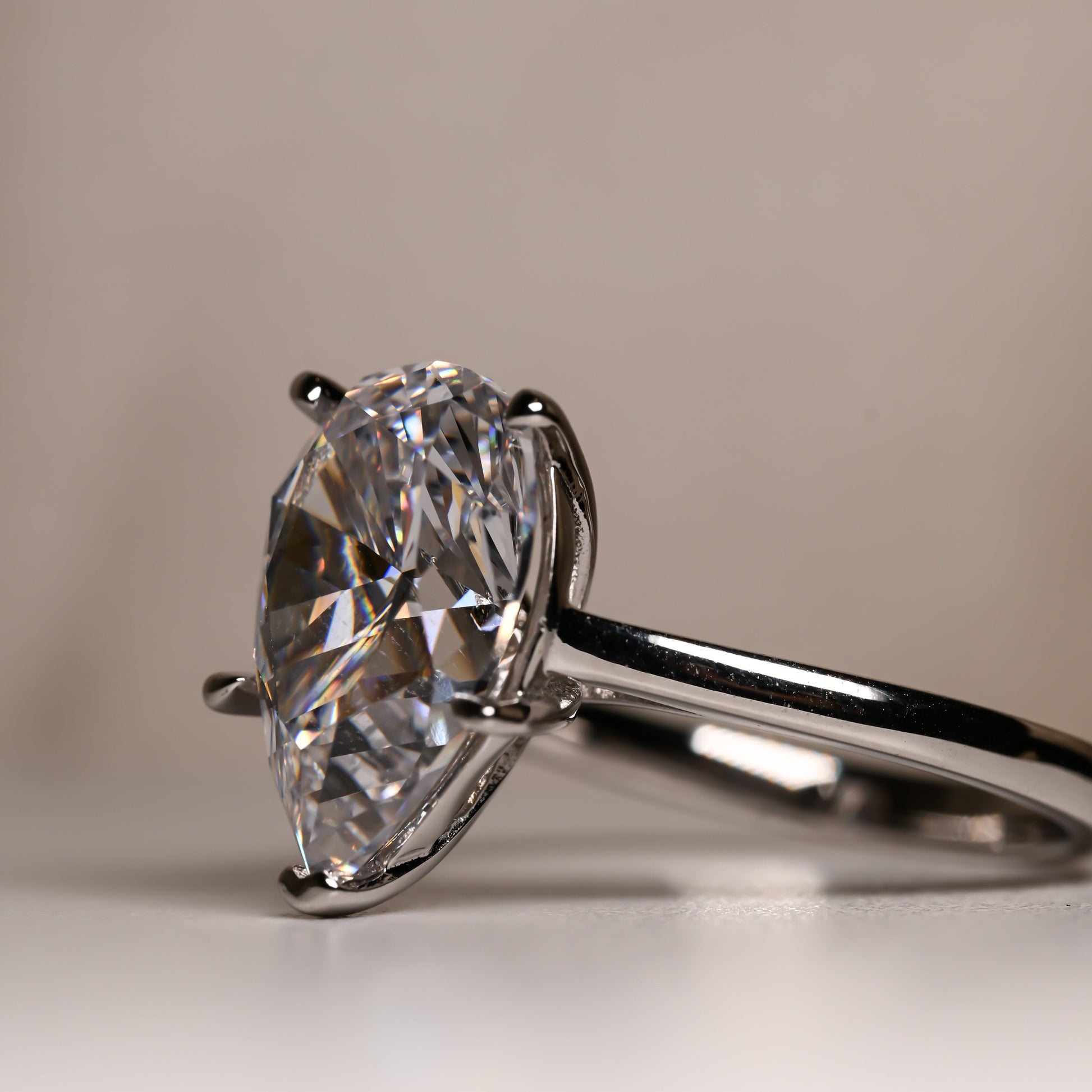 ISABELLA Ring 14mm x 10mm | Zirconia