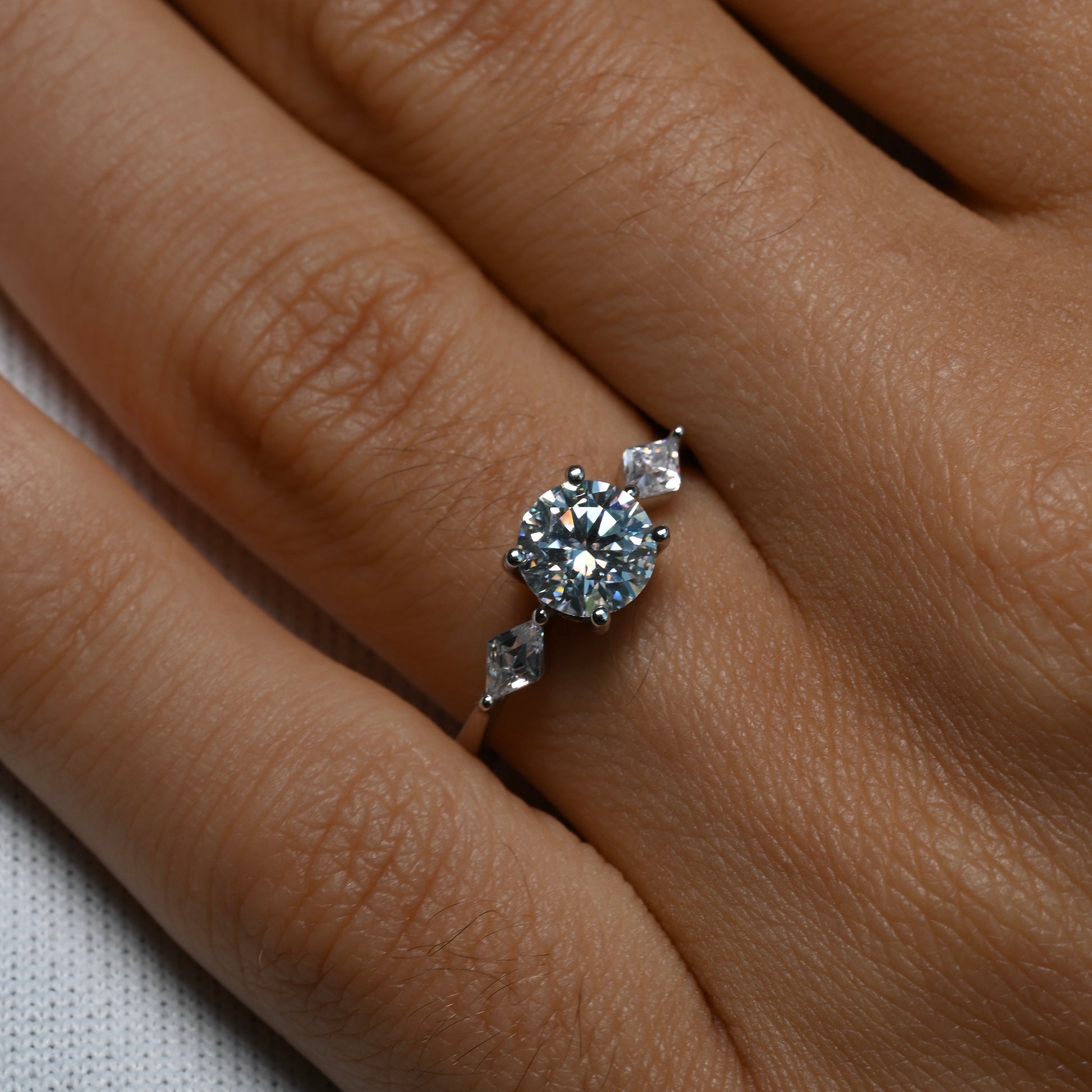 CELESTE Moissanite Ring 1ct