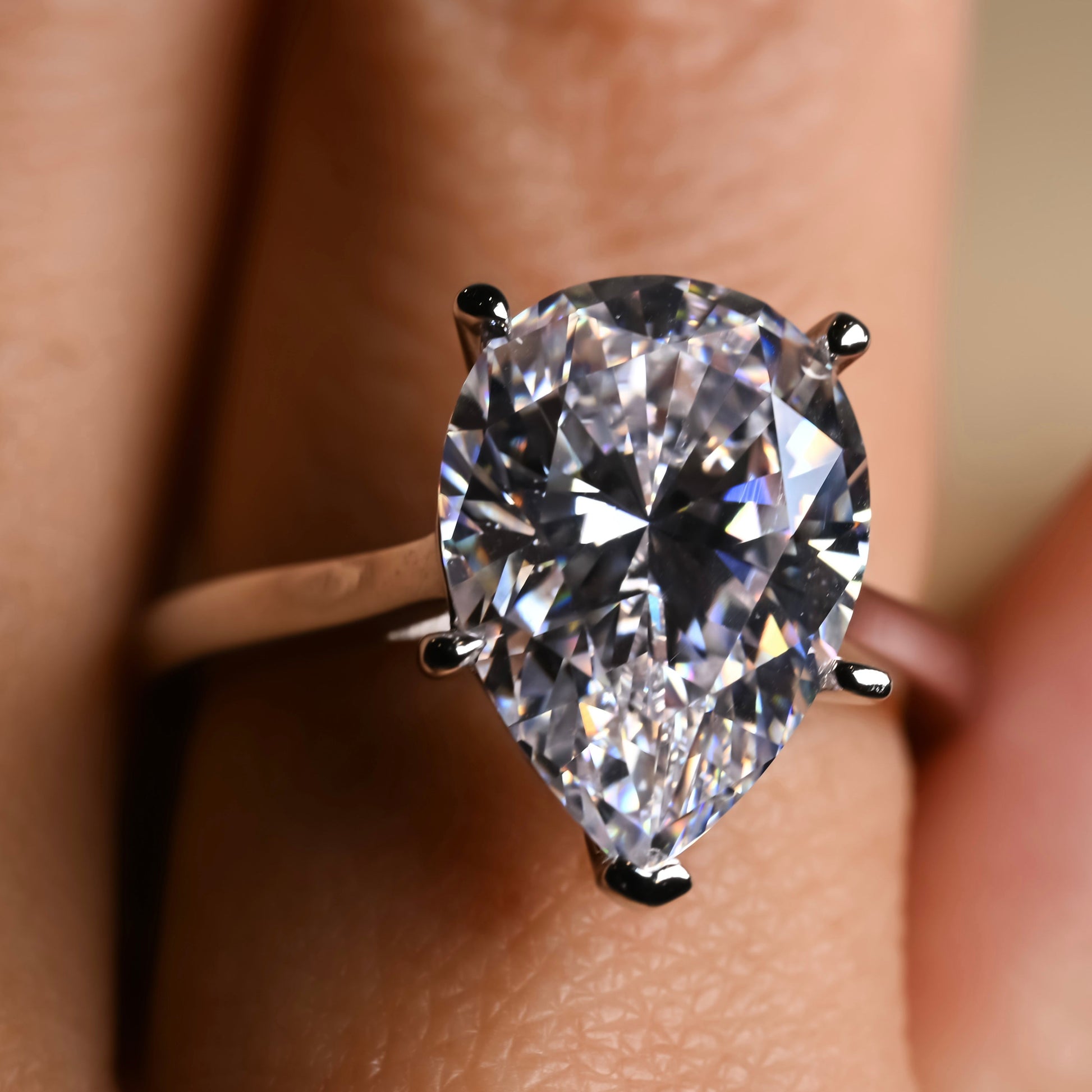 ISABELLA Ring 14mm x 10mm | Zirconia