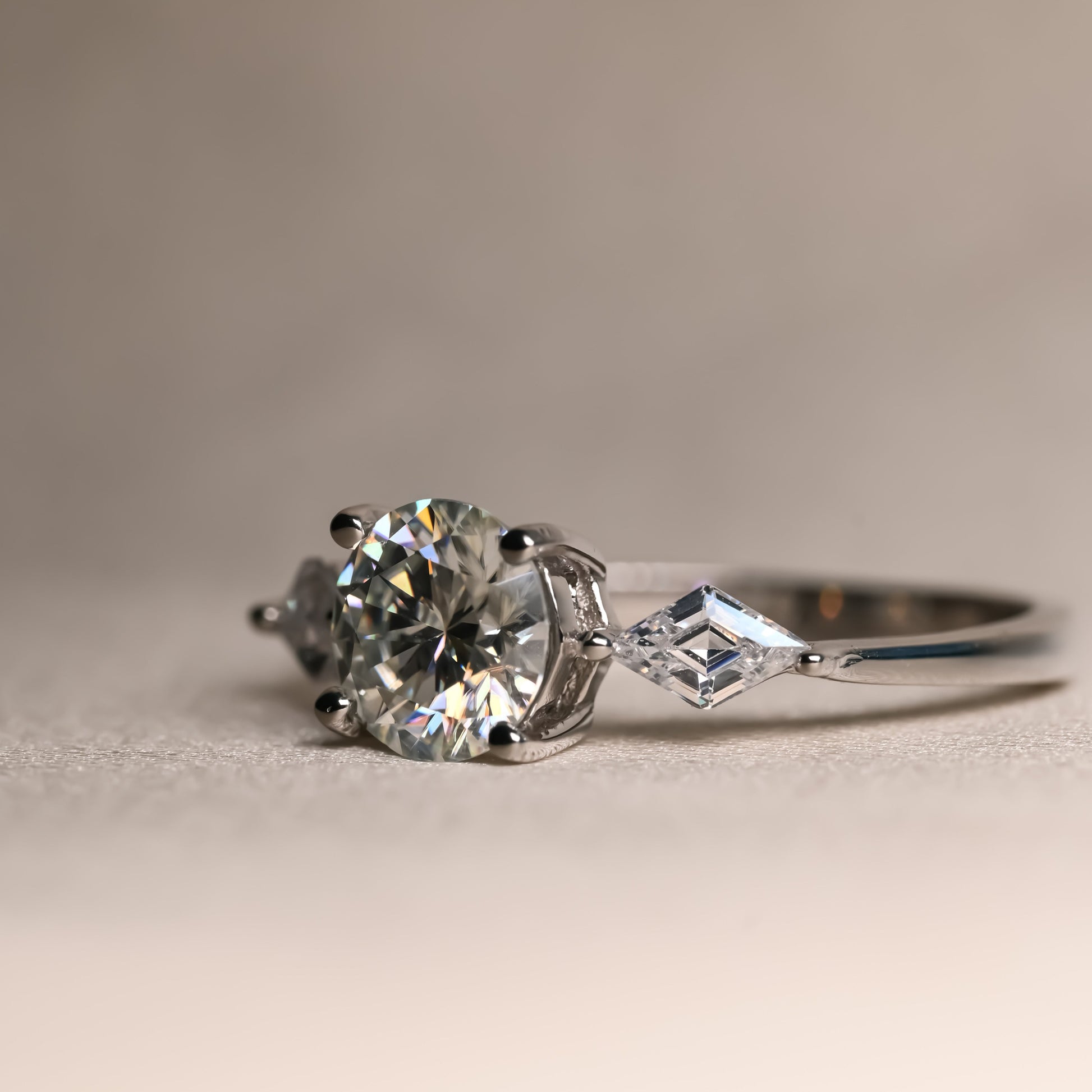 CELESTE Moissanite Ring 1ct