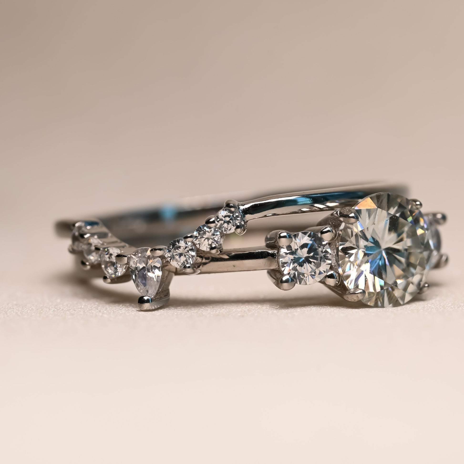 RADIANTE Moissanite Ring Set 1ct | Moissanite