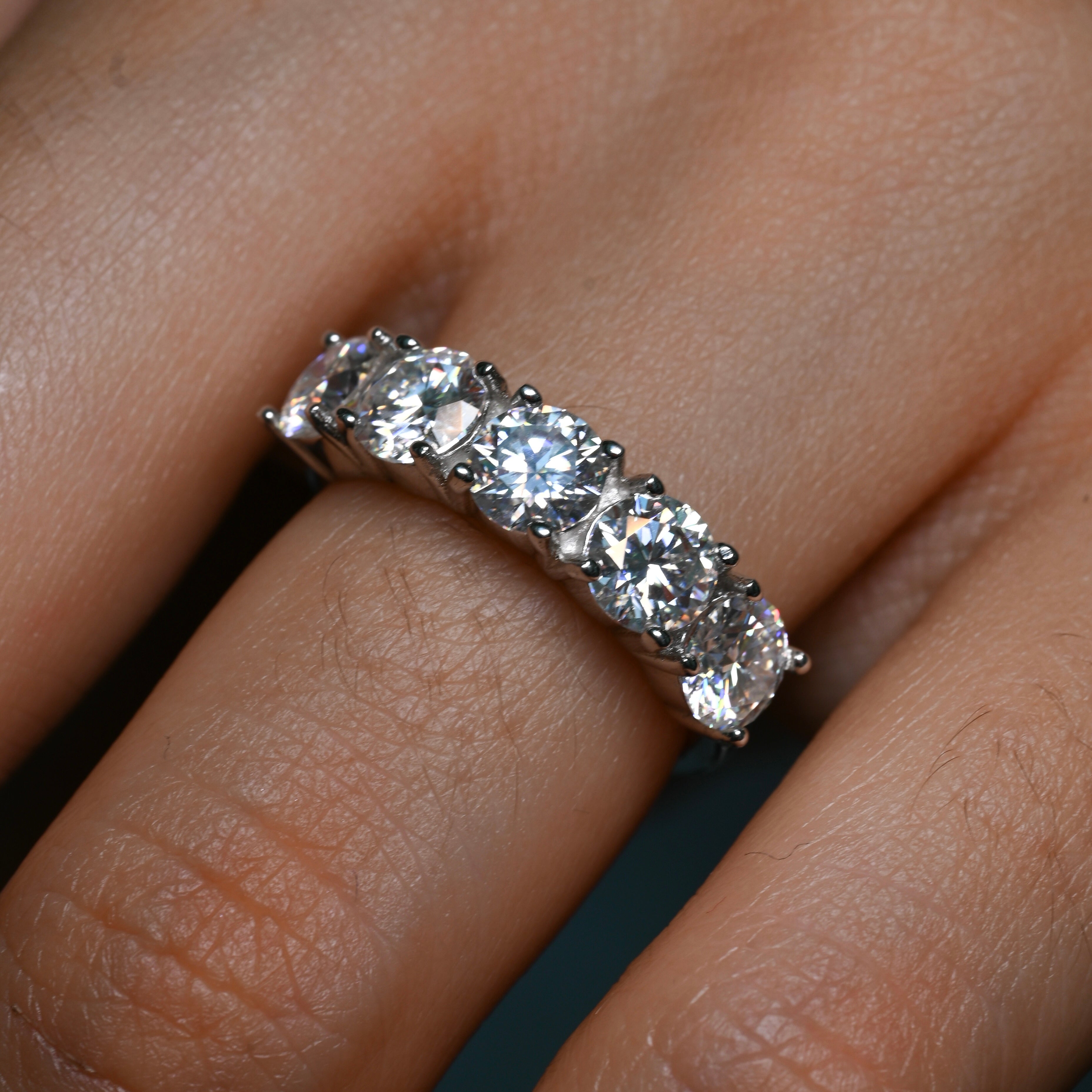 BELLA Moissanite band 0.5ct (5mm)