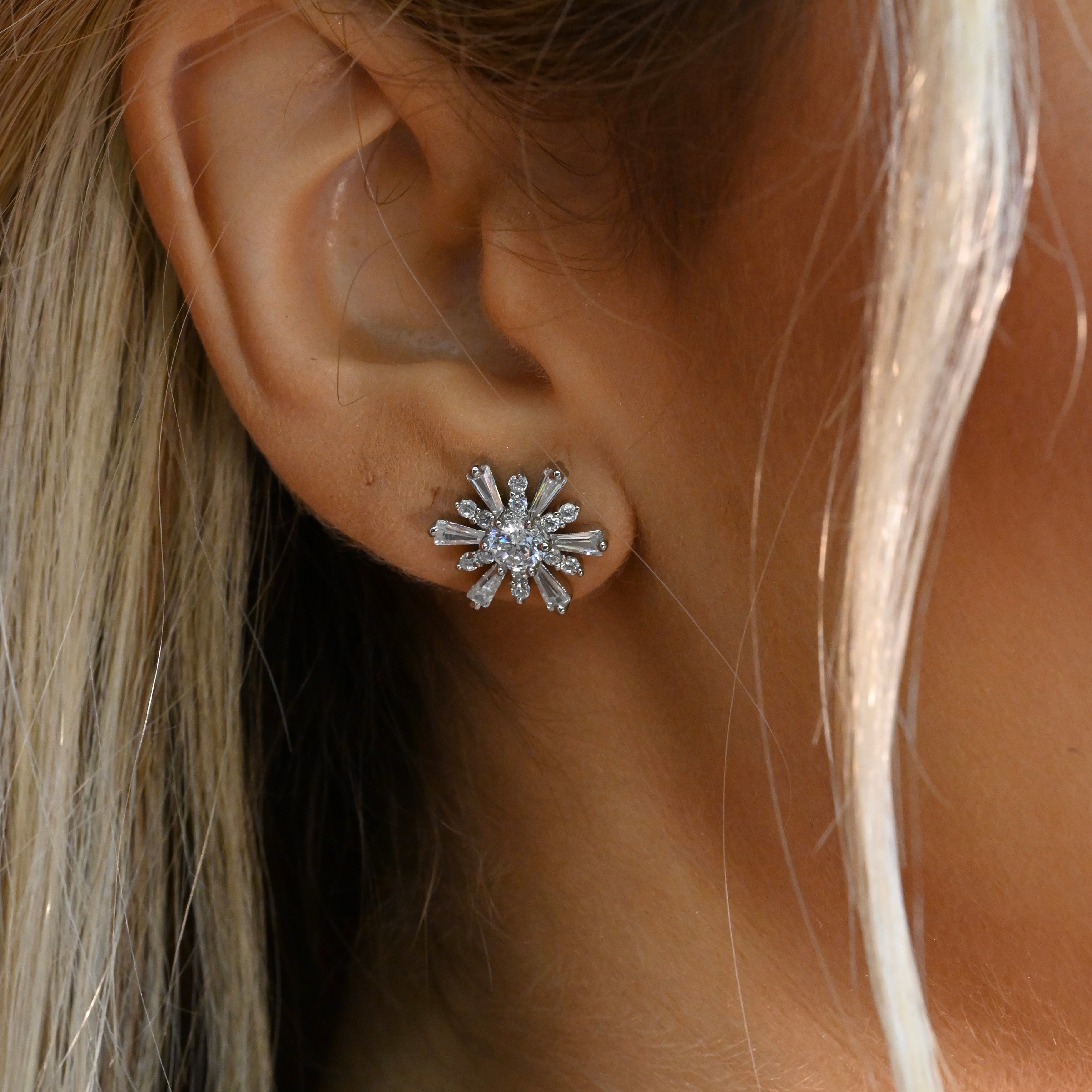 LANA Earrings | Zirconia