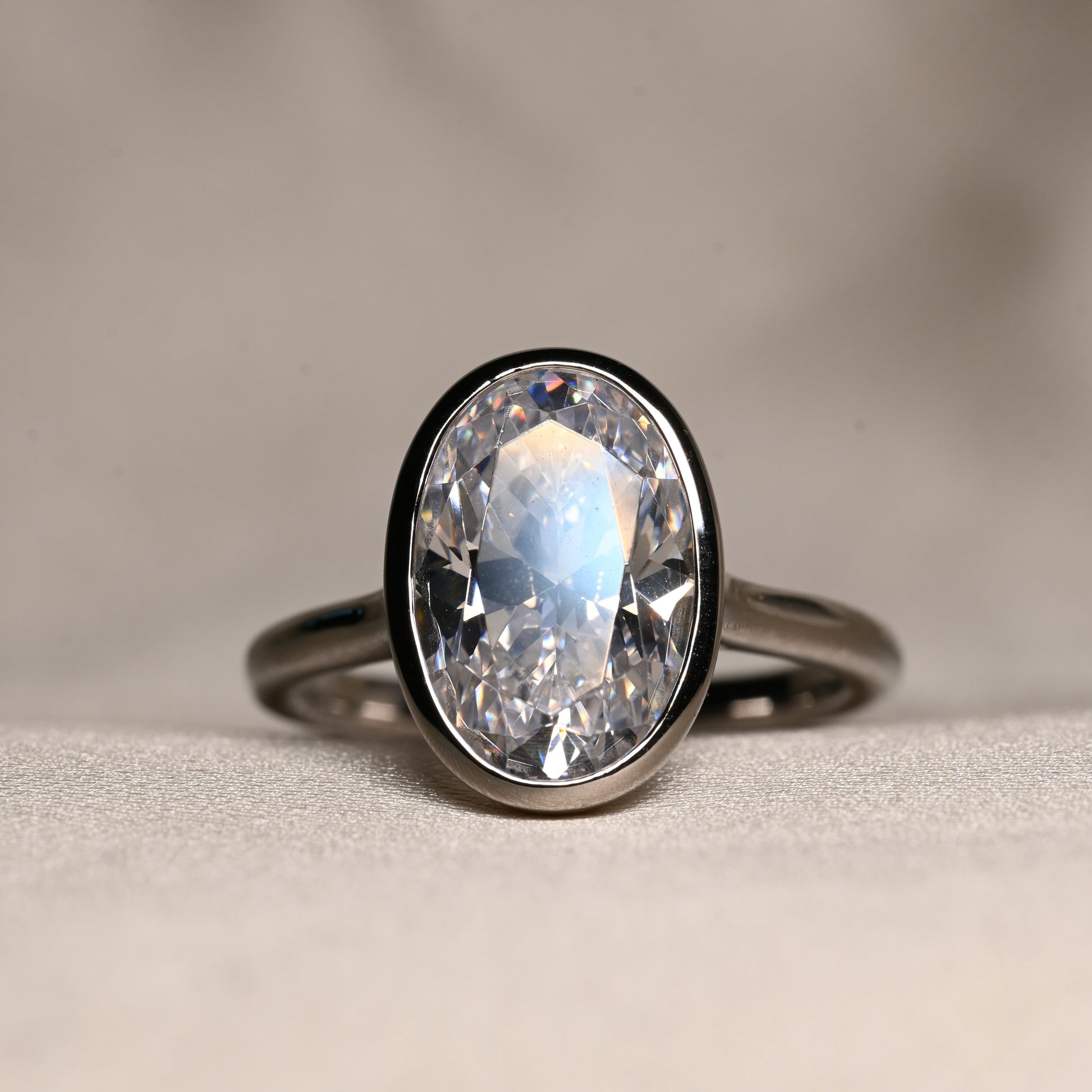 LUCY Ring | Zirconia