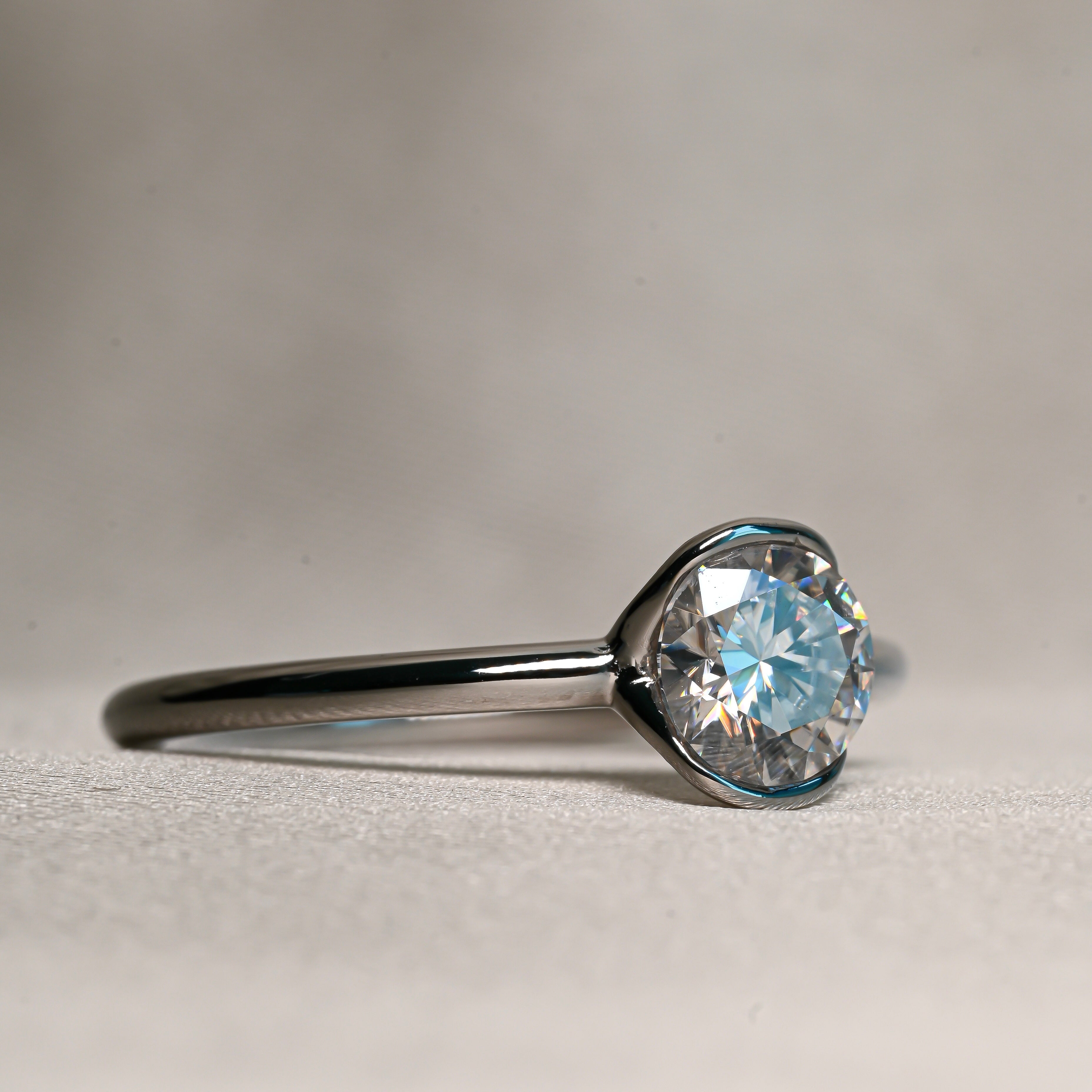 TINA Moissanite Ring 1ct | Moissanite