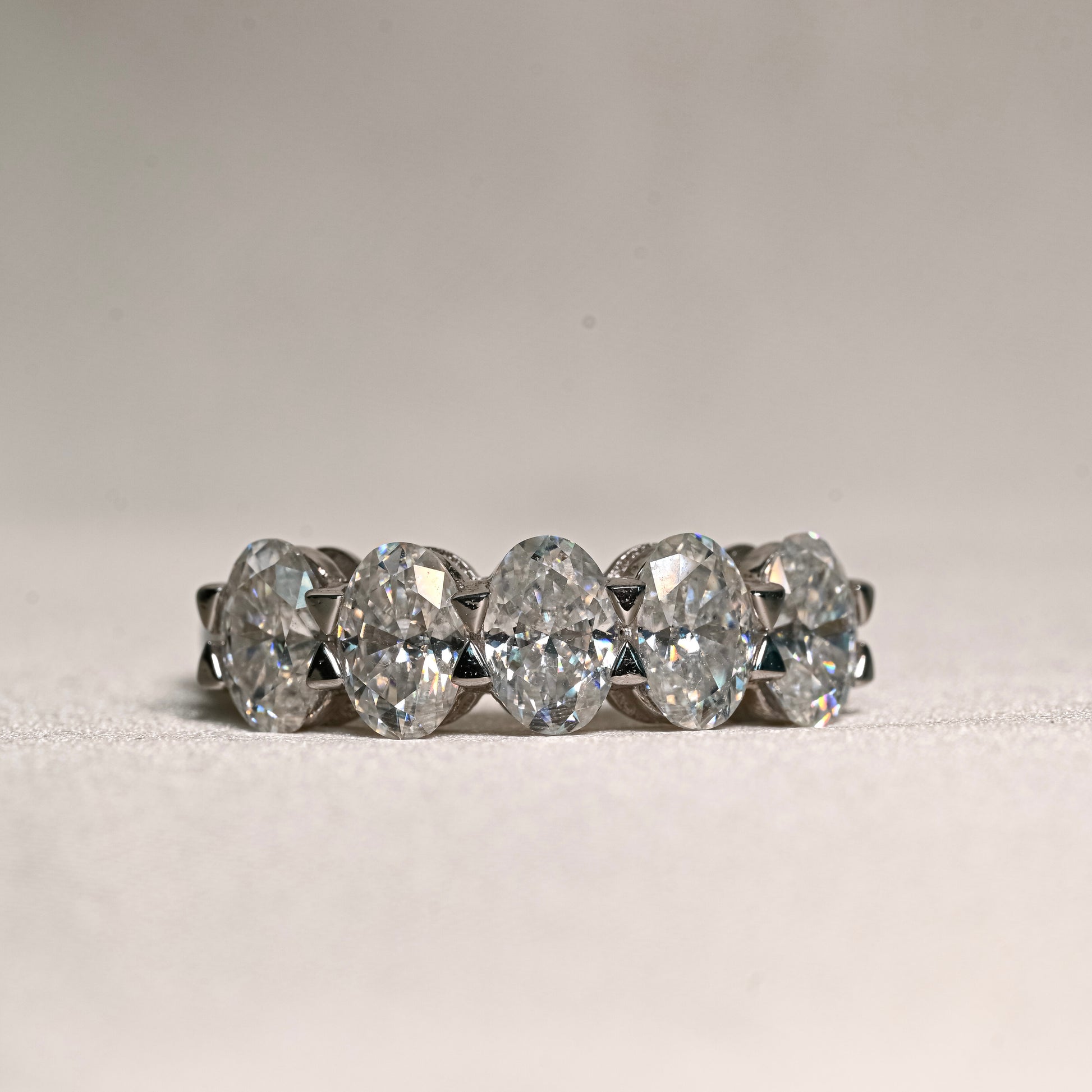 ANITTA Moissanite Band 2.5ct (Total)