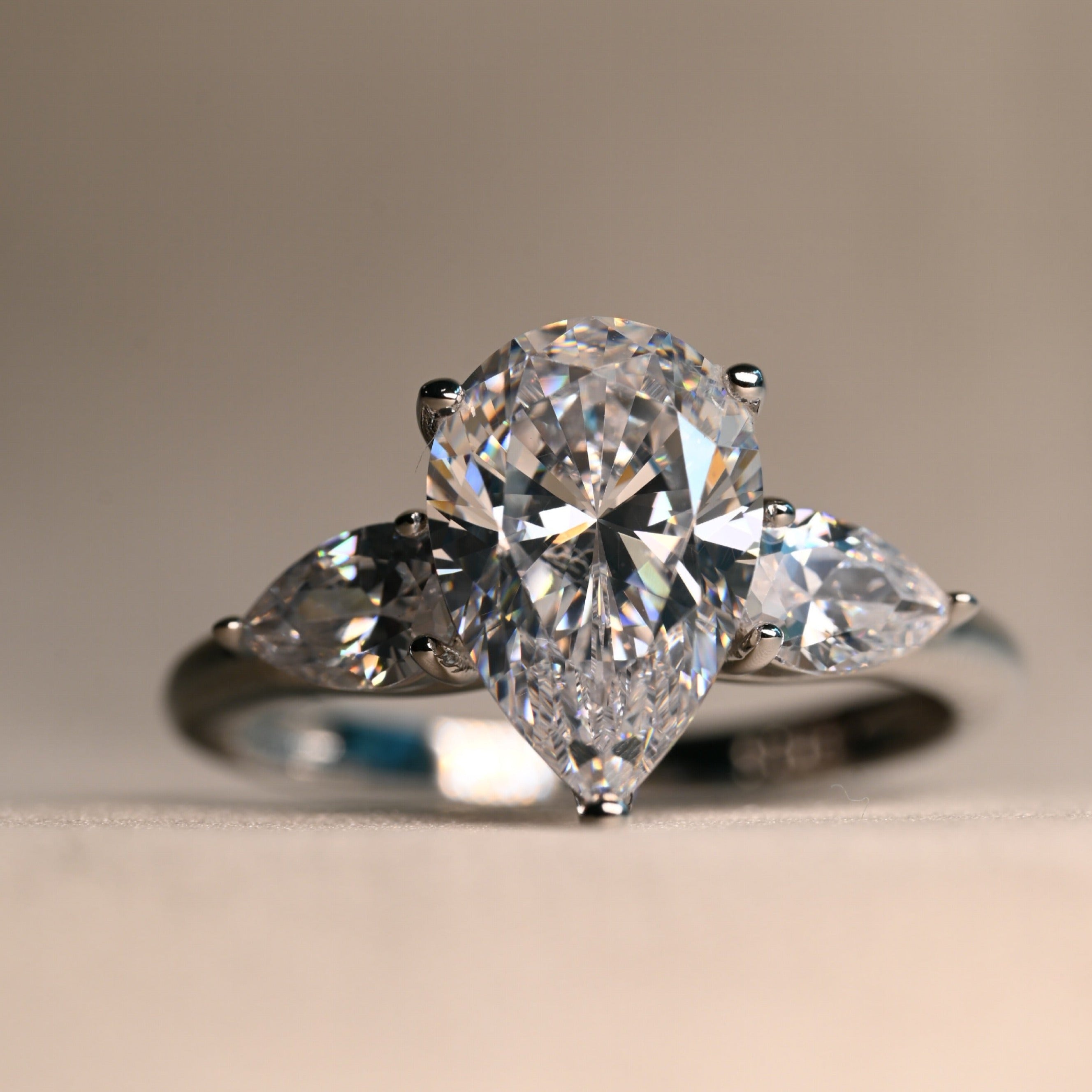 NOURA Ring | Zirconia