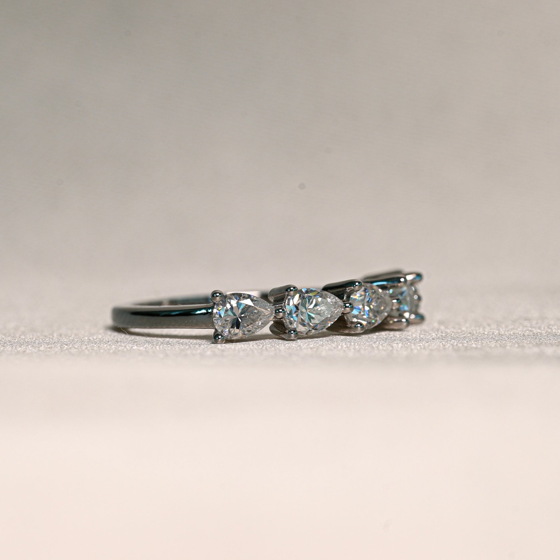 VALENTINA Moissanite Band 0.3ct