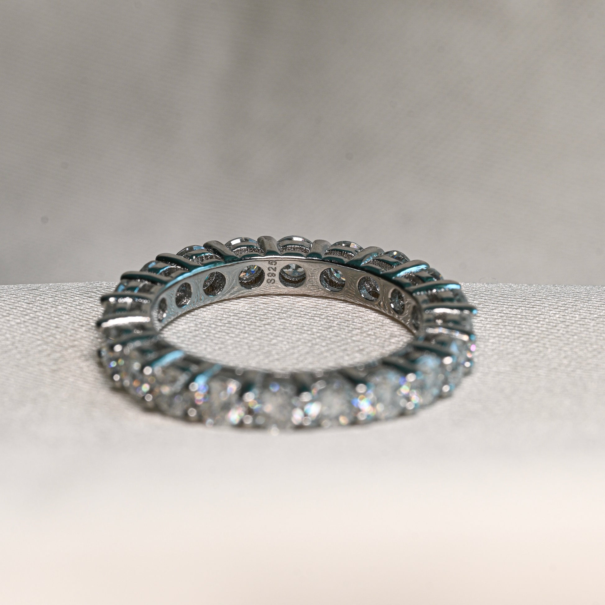 HAIFA 0.1 ct (3 mm) Full-Stone Moissanite Band in Sterling Silver