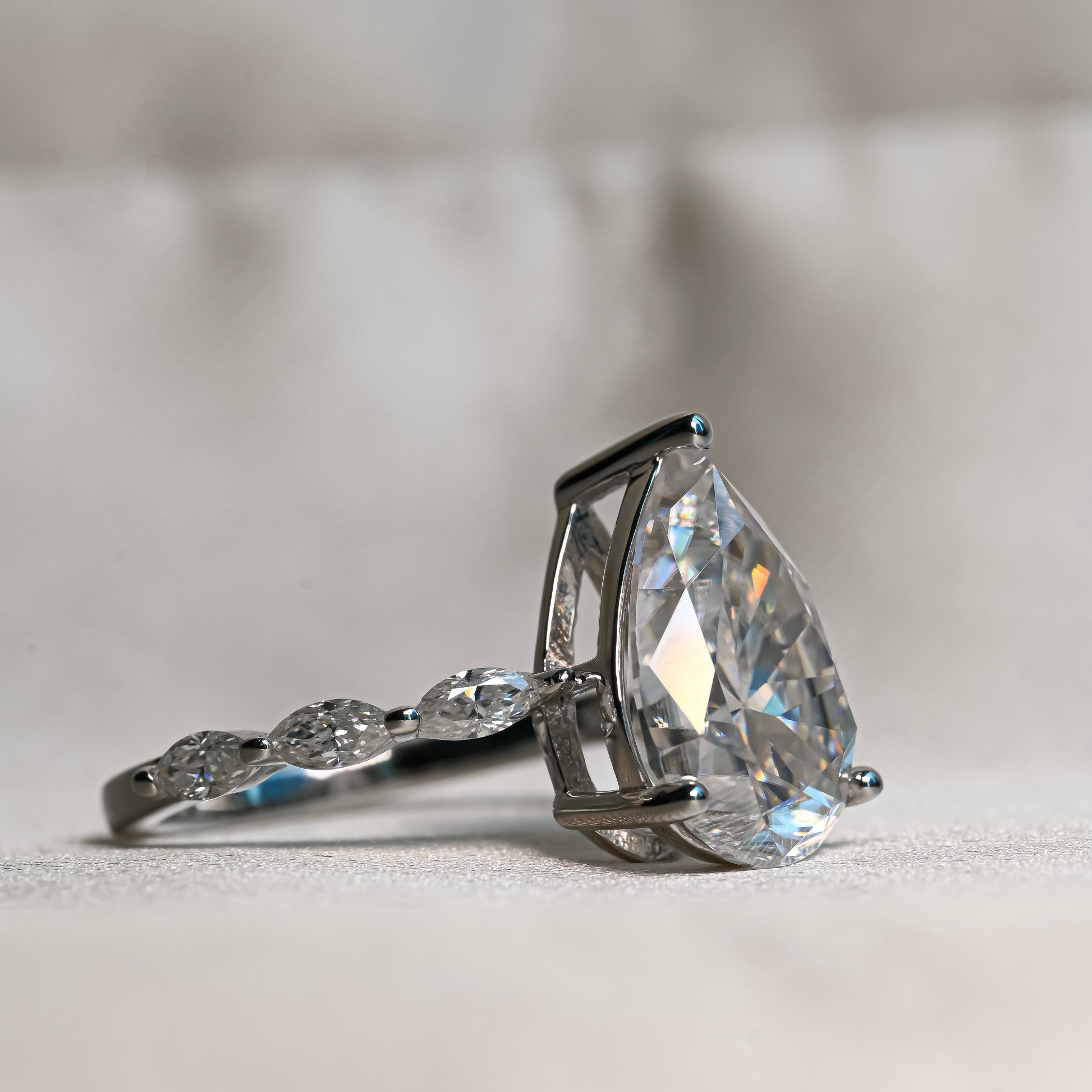 KAYLA Moissanite Ring 5ct