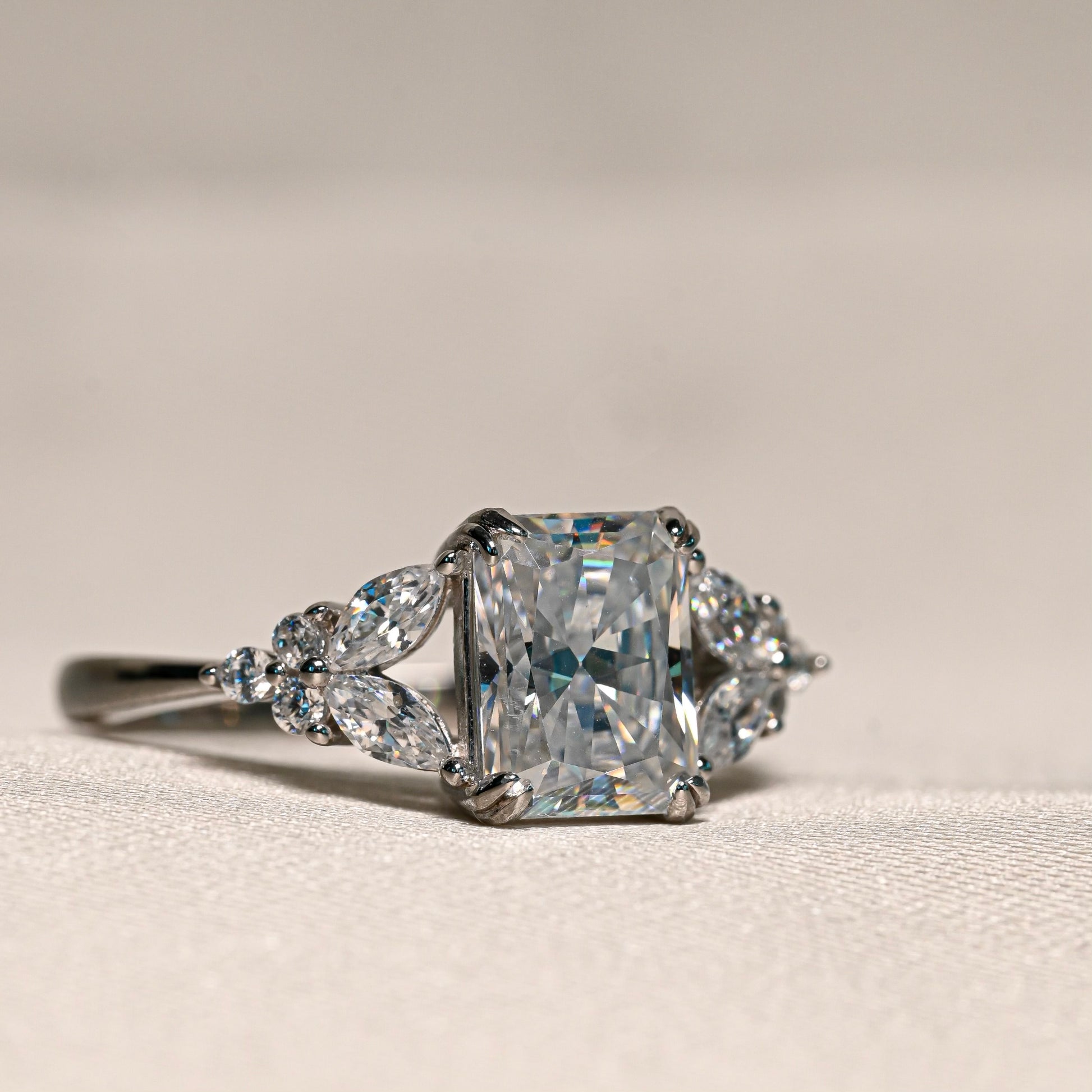 HELENA Moissanite Ring 2ct