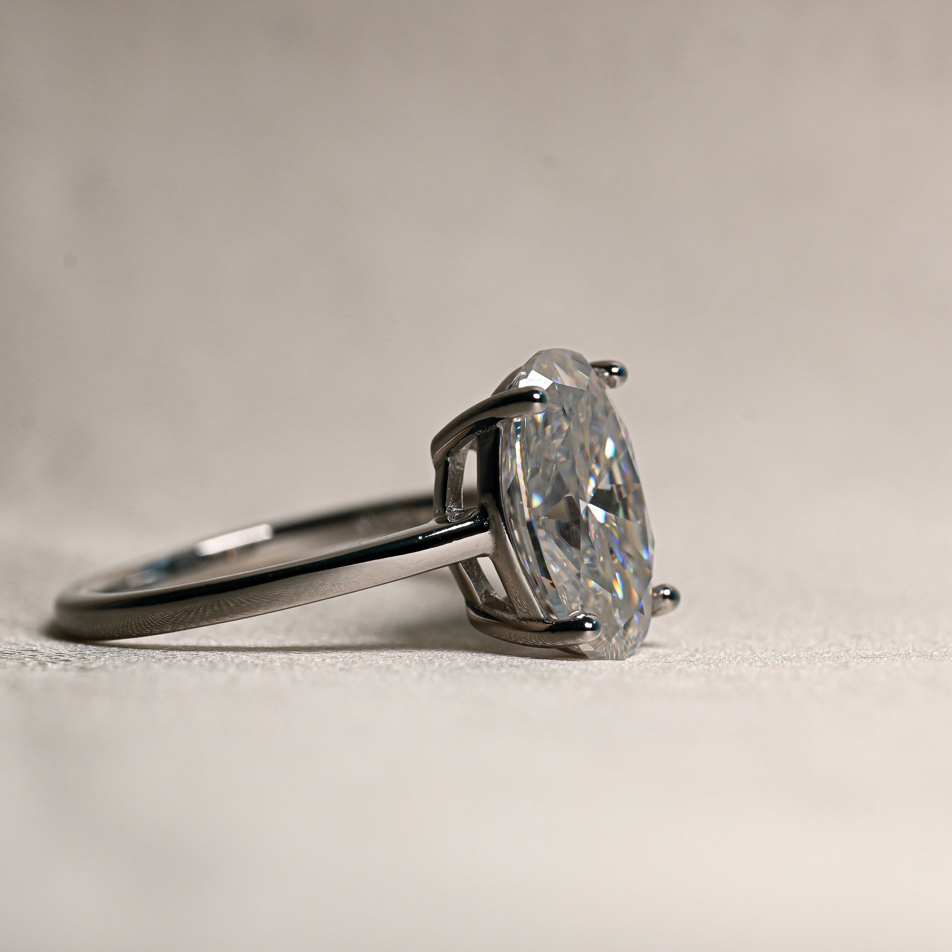 MARIBEL 4.5 Carat Oval-Cut Moissanite Ring in Sterling Silver