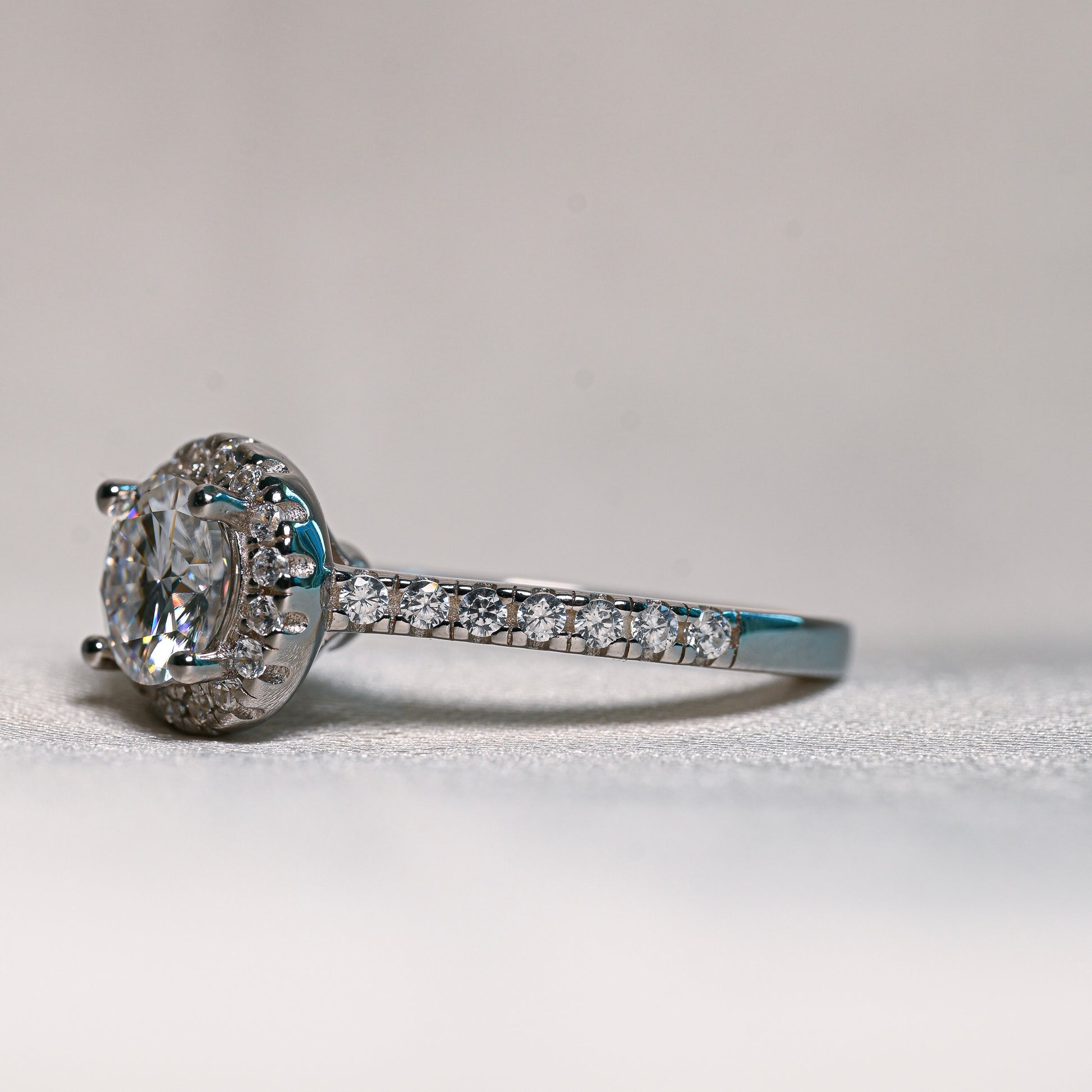 ALANIS 1 Carat Round Brilliant Moissanite Ring in Sterling Silver