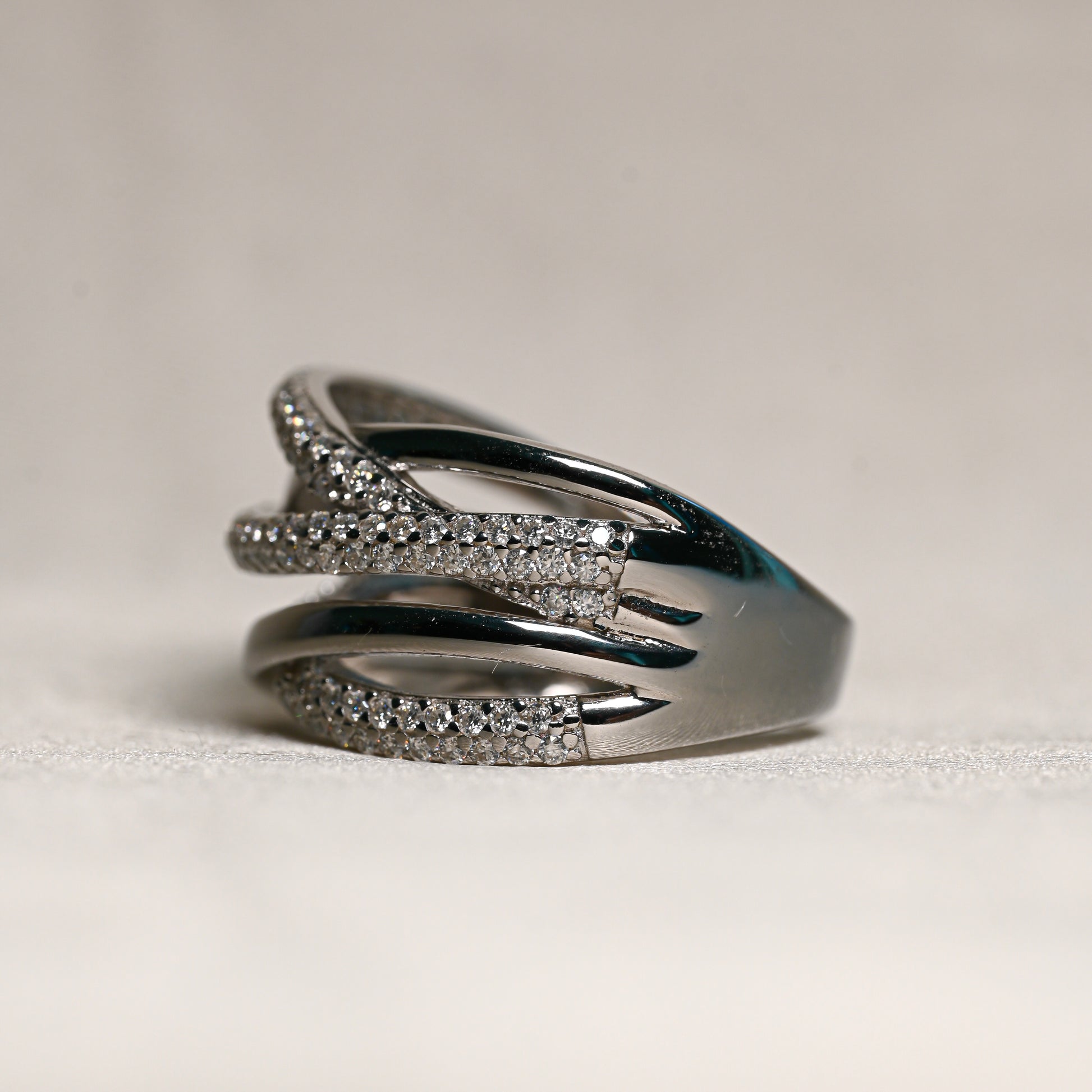 LUNA 2.12ct Round-Cut Moissanite Band in Sterling Silver