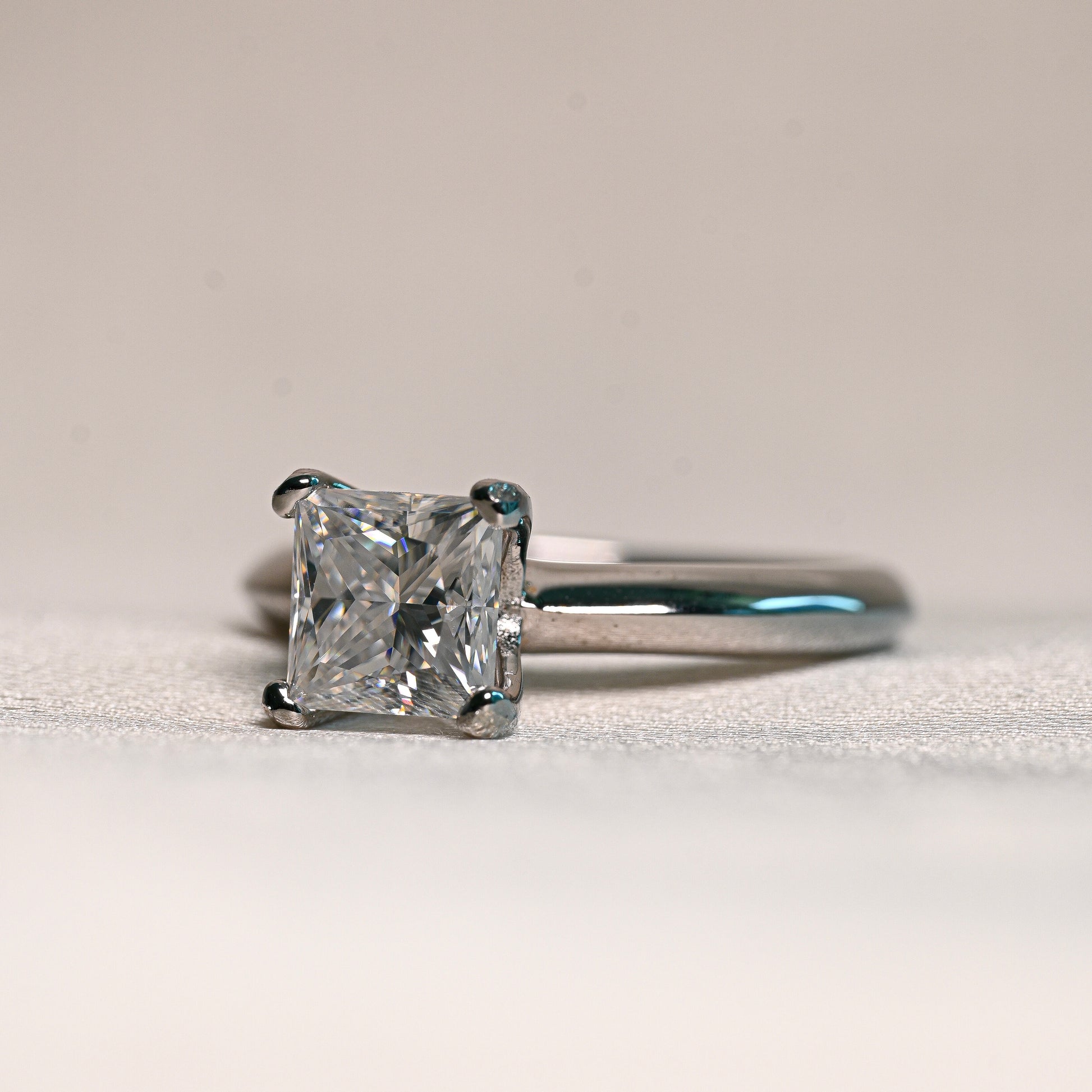 MUNA 1.2 Carat Princess-cut Moissanite Ring in Sterling Silver