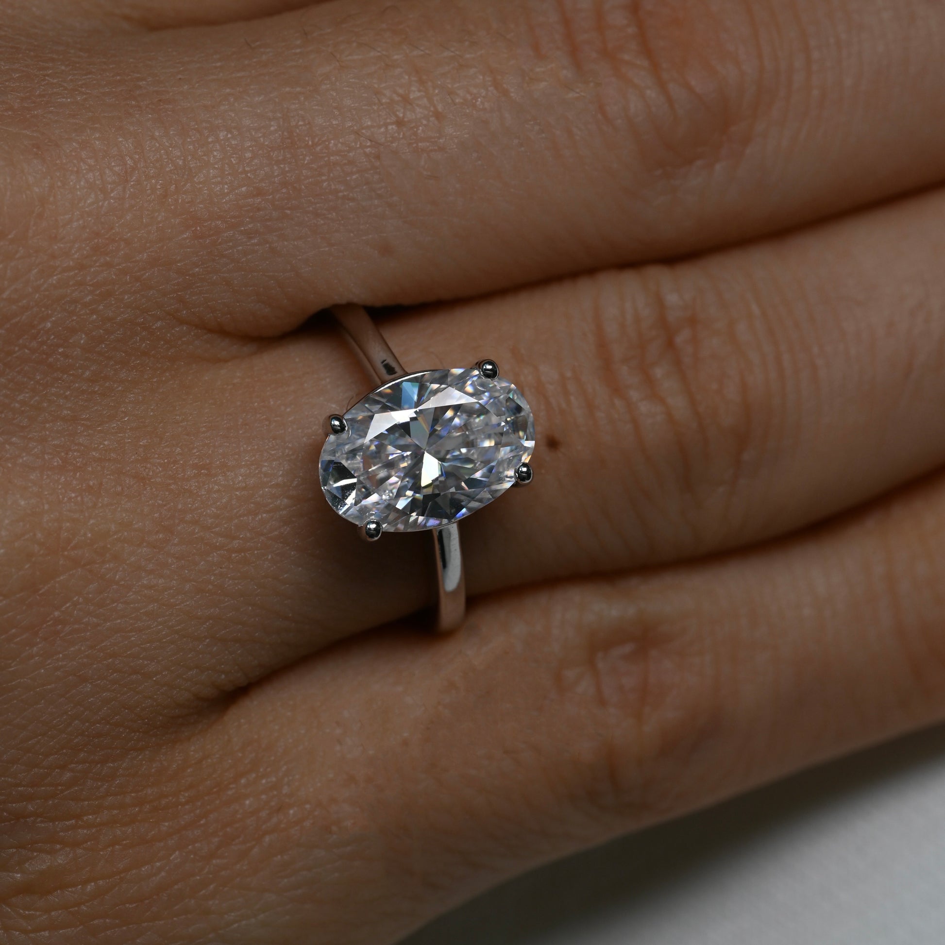 MARIBEL 4.5 Carat Oval-Cut Moissanite Ring in Sterling Silver