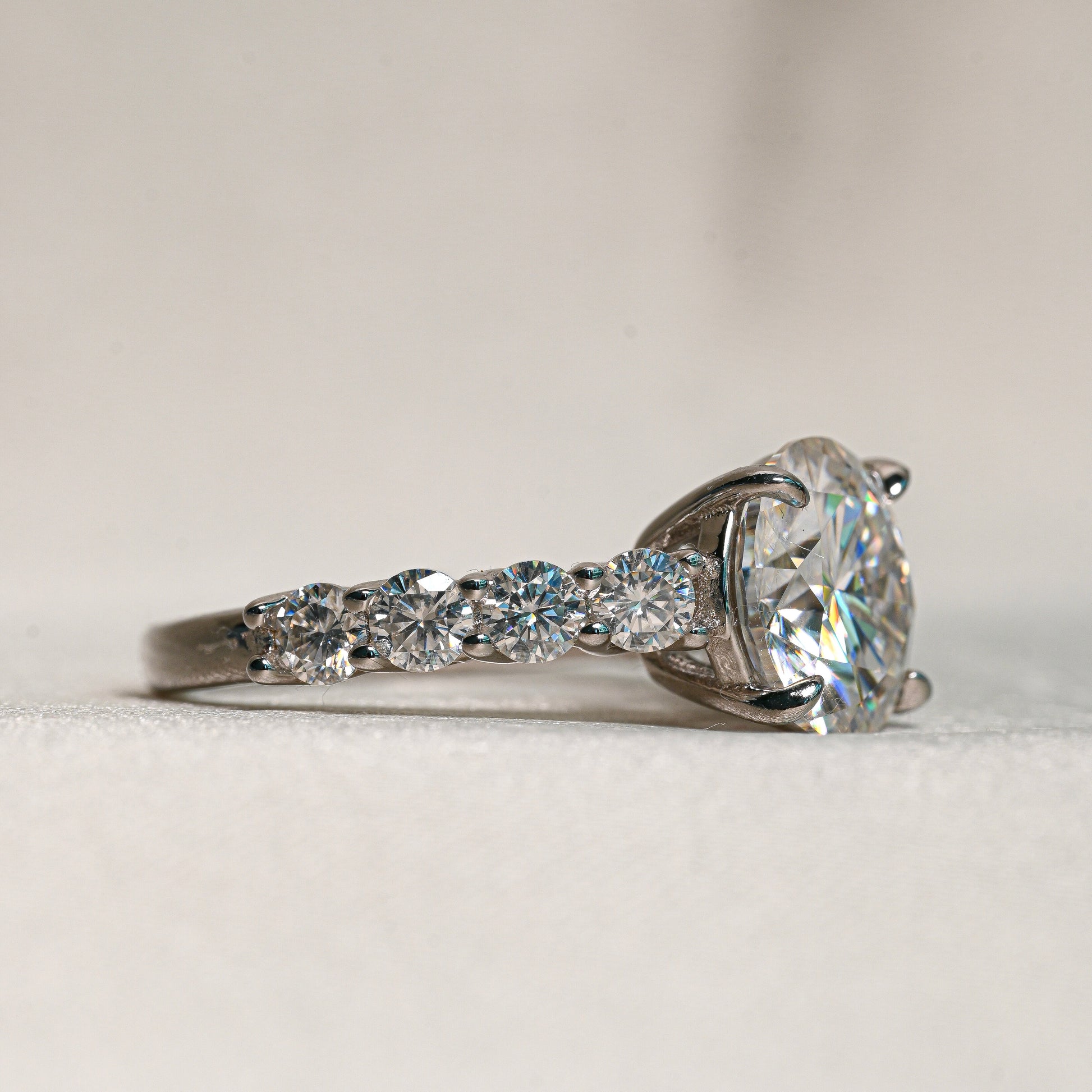 YASMEEN Moissanite Ring 3ct