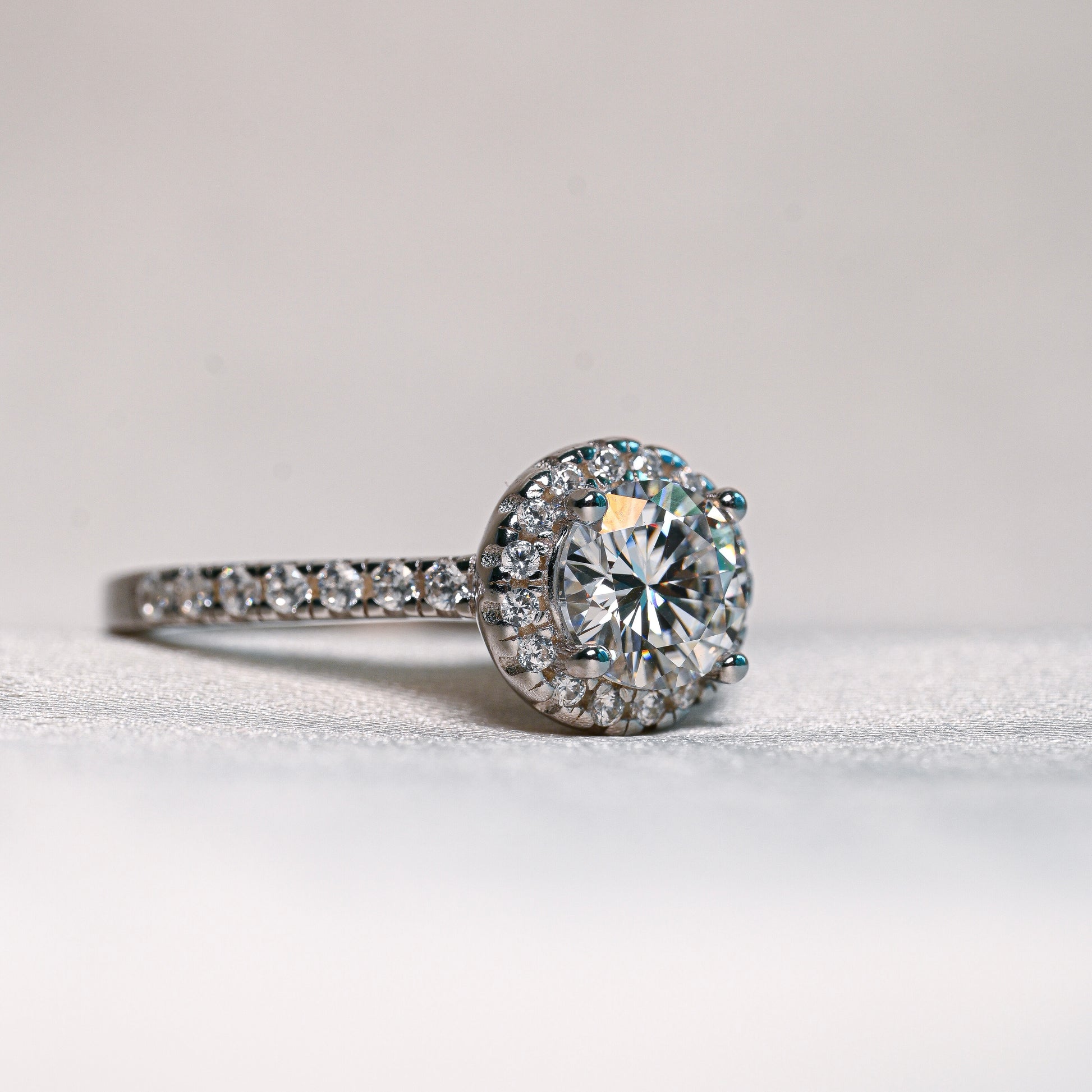ALANIS 1 Carat Round Brilliant Moissanite Ring in Sterling Silver
