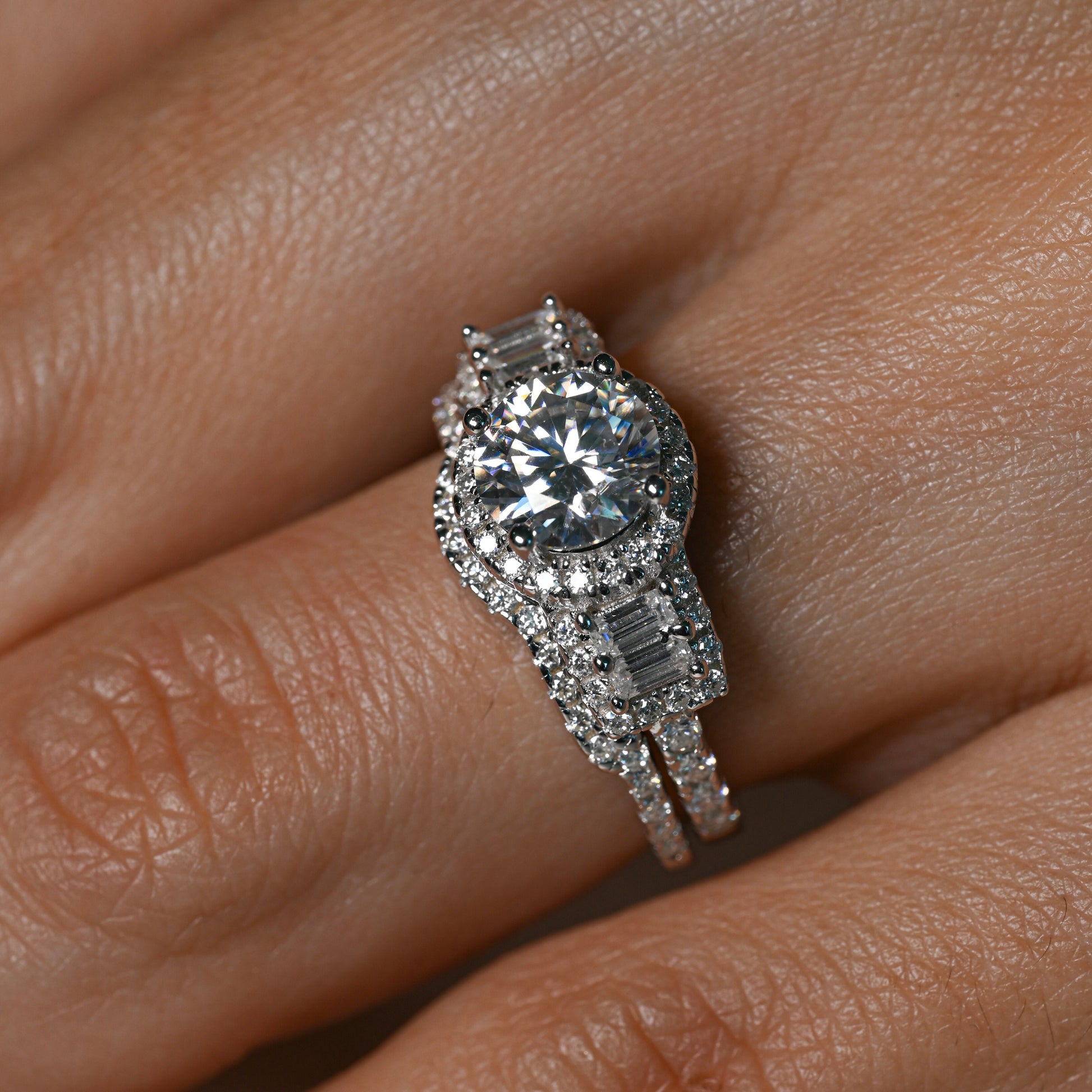 BASMA 1 Carat Round-cut Moissanite Ring set in Sterling Silver