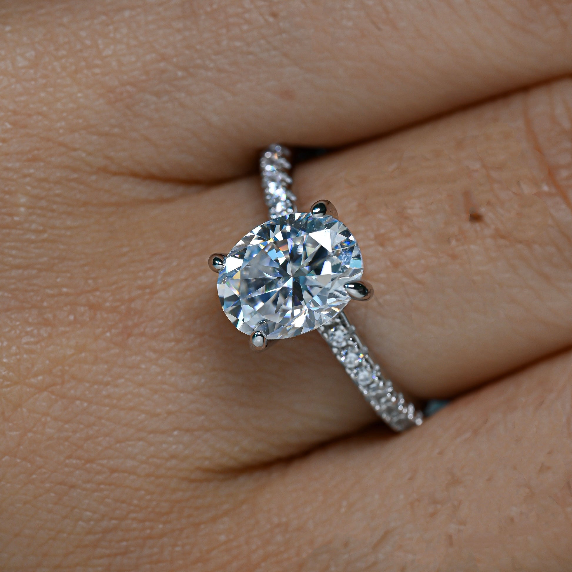 AIDA 2 Carat Oval-Cut Moissanite Ring in Sterling Silver