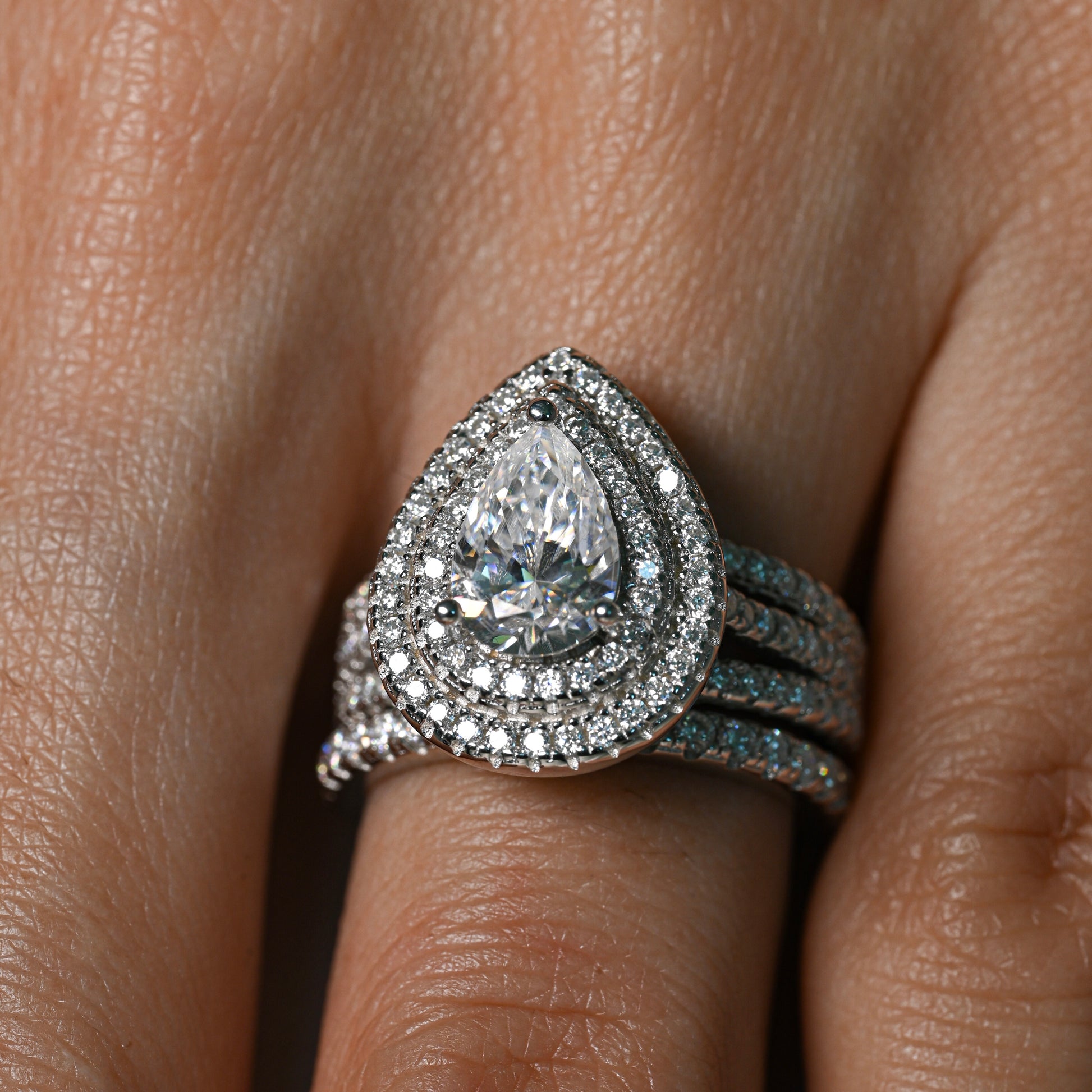 TAHIRA 1.5 Carat Pear-Cut Moissanite Ring Set in Sterling Silver