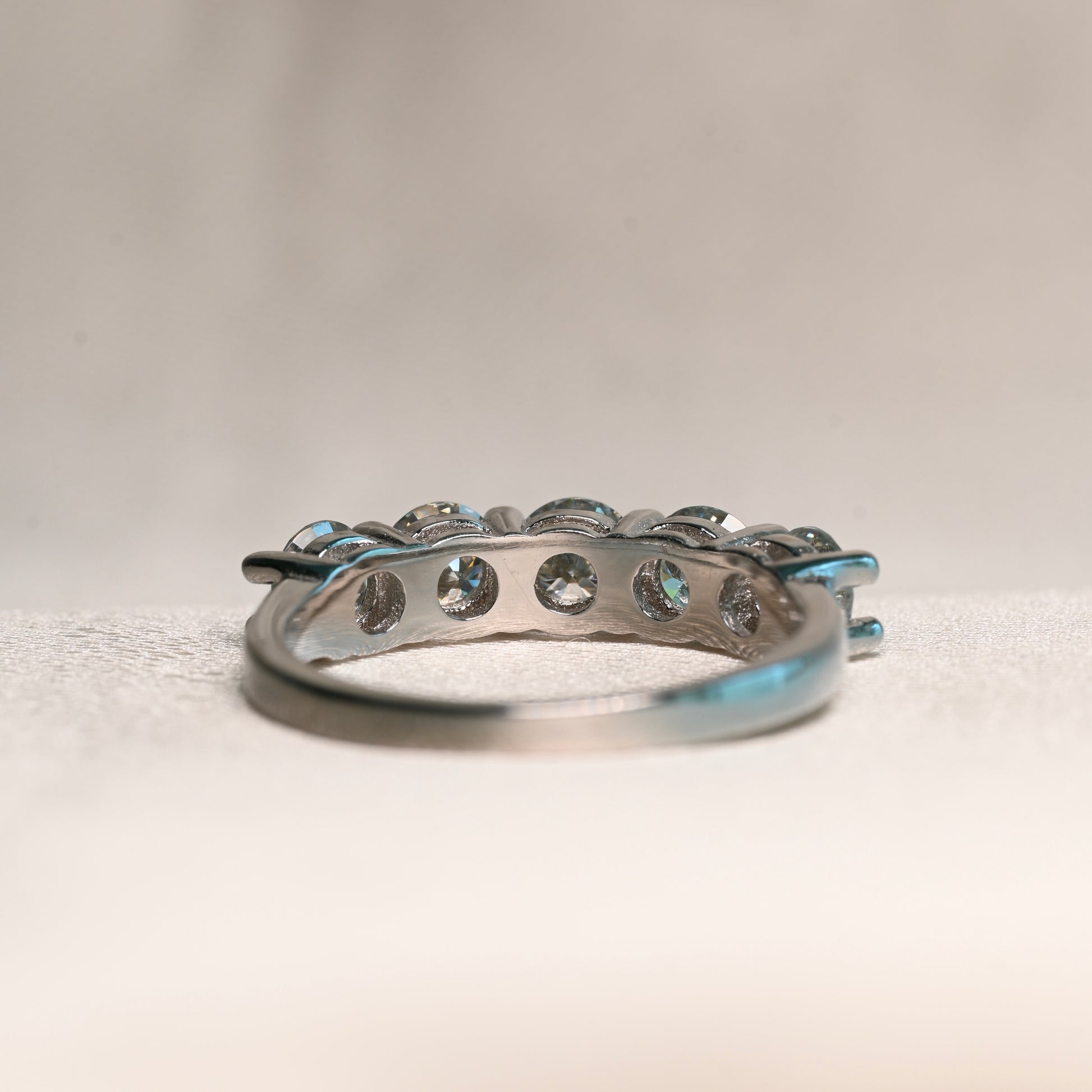 LEAH 0.3ct (4 mm) Moissanite Band in Sterling Silver