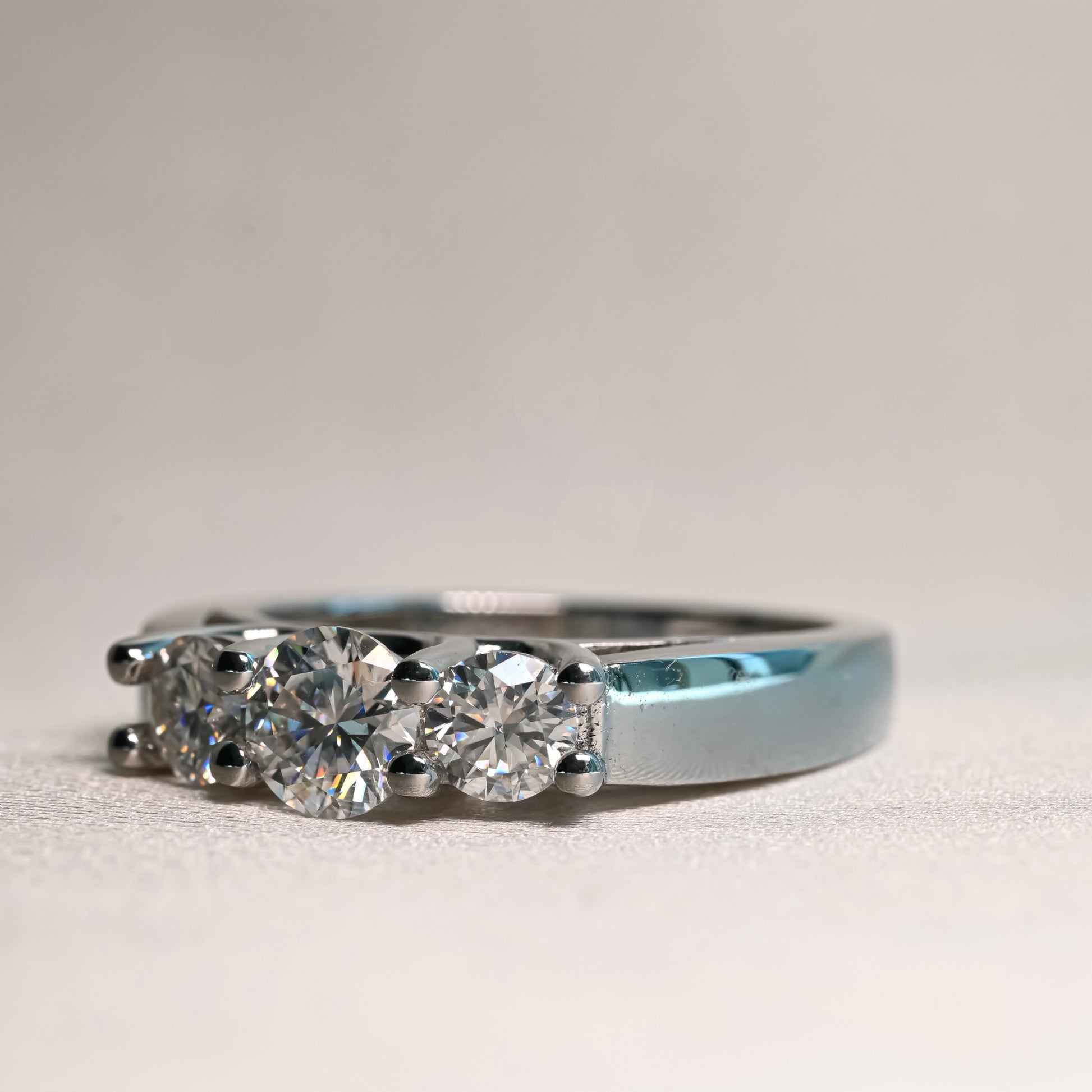 ANAM Moissanite Ring 0.5ct + 0.25ct