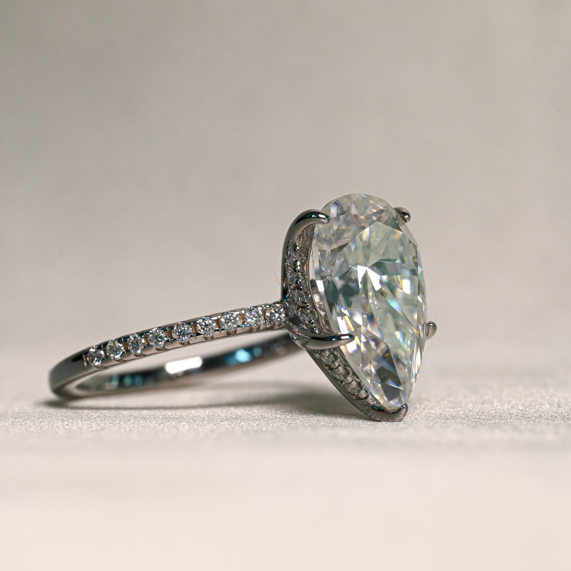 BERNADETTE Moissanite Ring 5ct