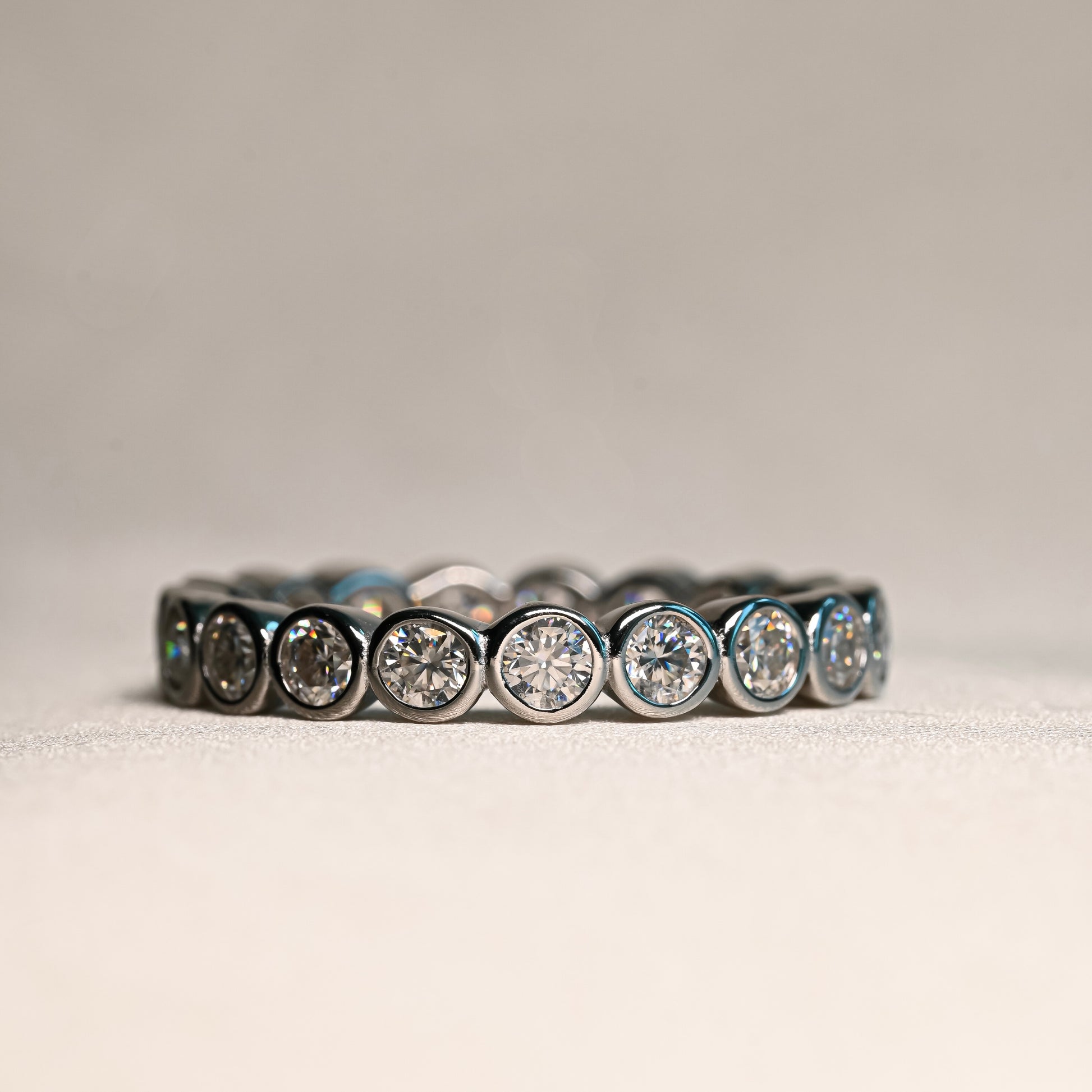 LEENA Moissanite Ring 0.1ct (Full stones 3mm)