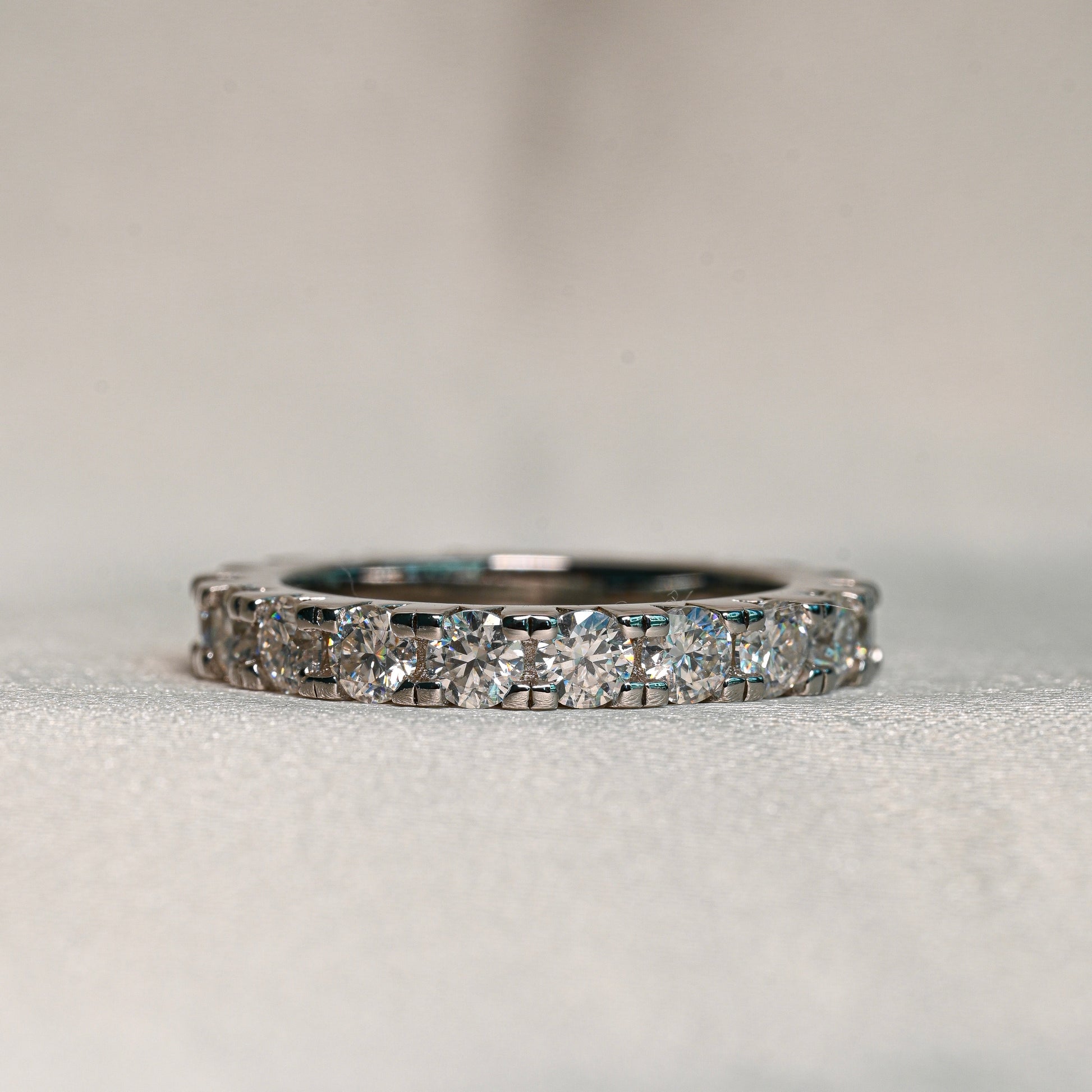 DALIA 0.1ct (3 mm) Full-Stone Moissanite Band in Sterling Silver