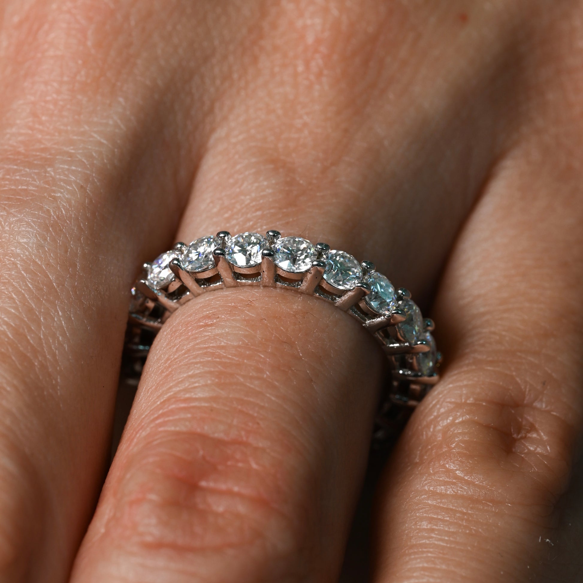 HAIFA 0.1 ct (3 mm) Full-Stone Moissanite Band in Sterling Silver