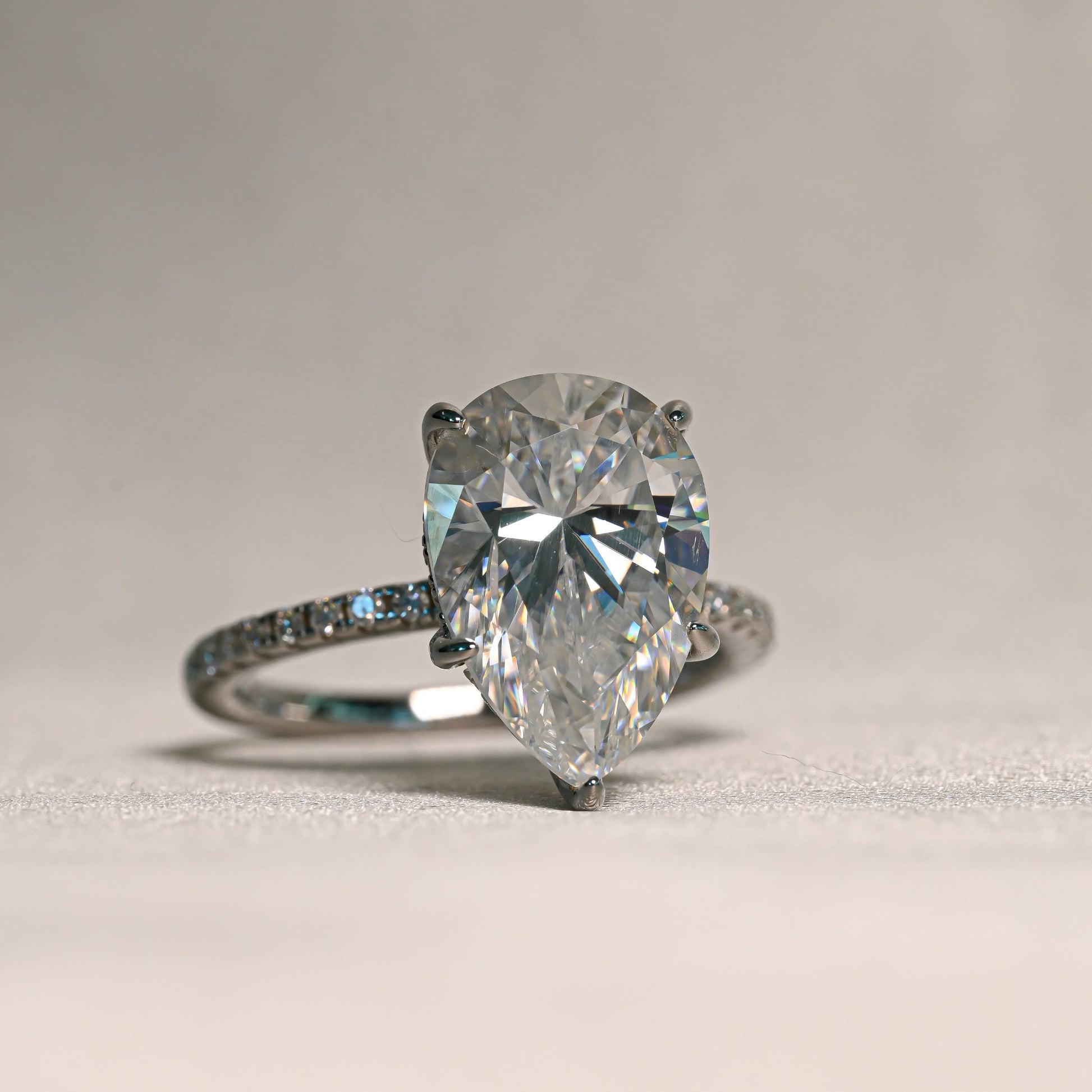 BERNADETTE Moissanite Ring 5ct