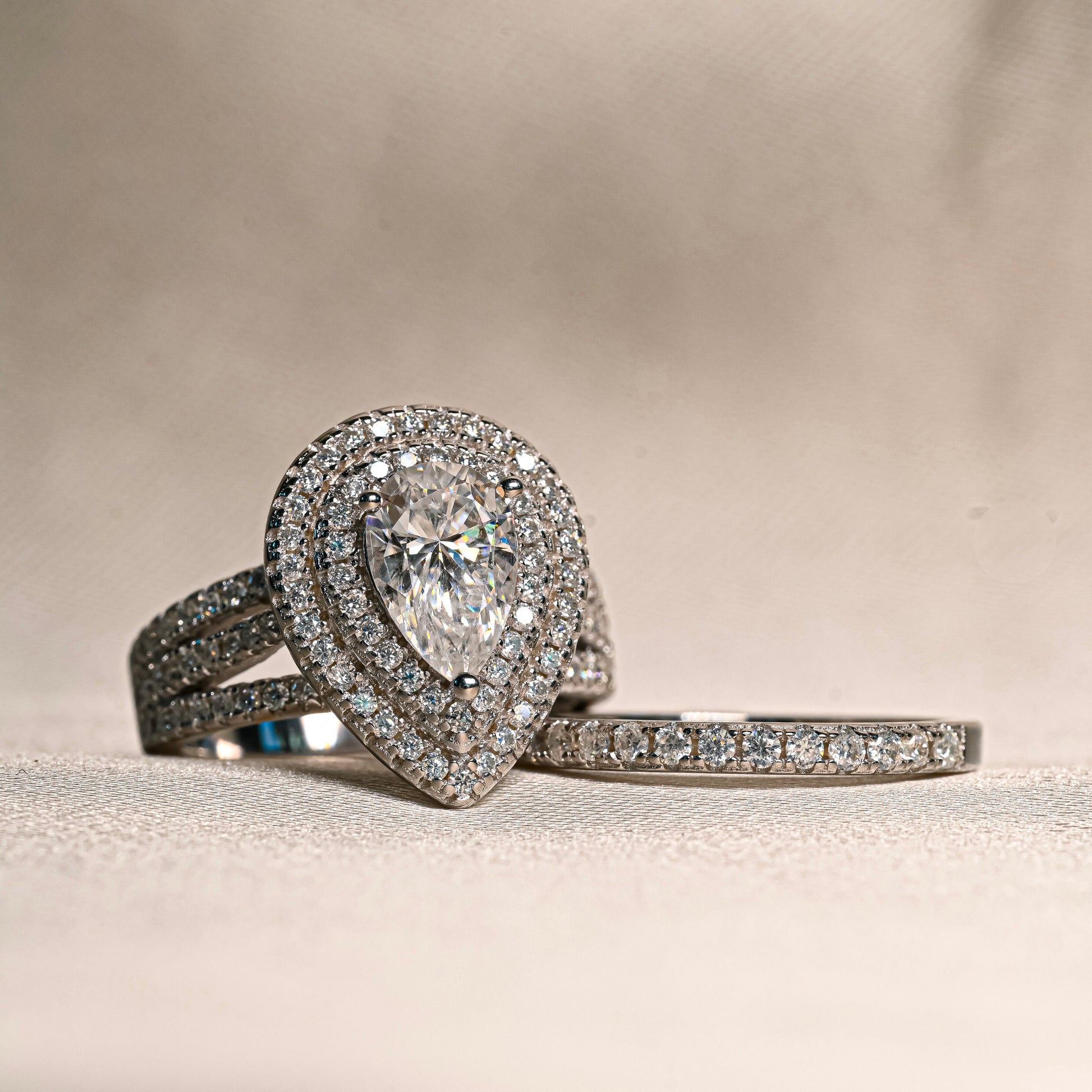 TAHIRA Moissanite Ring Set – 1.5ct