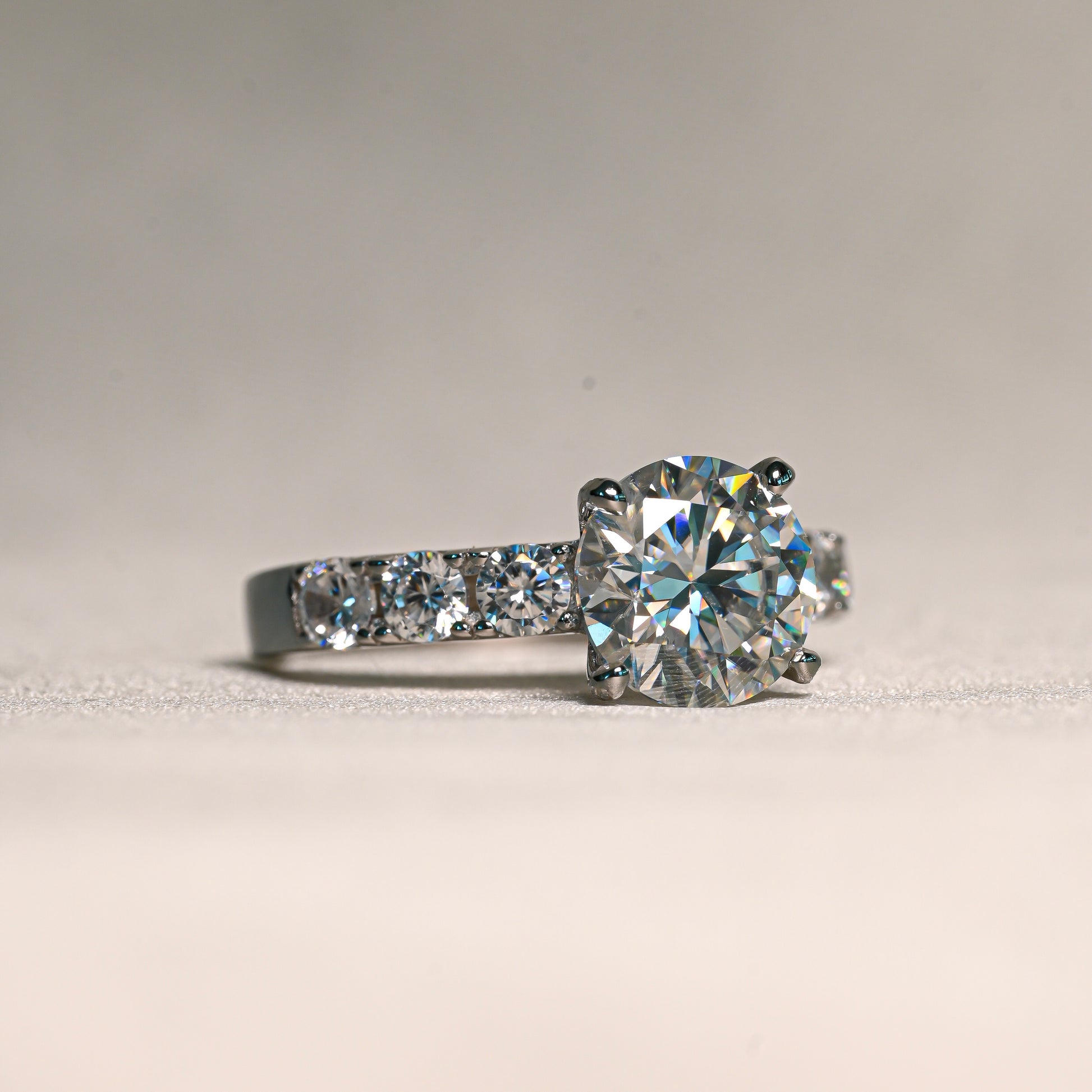 HEBA Moissanite Ring 2ct