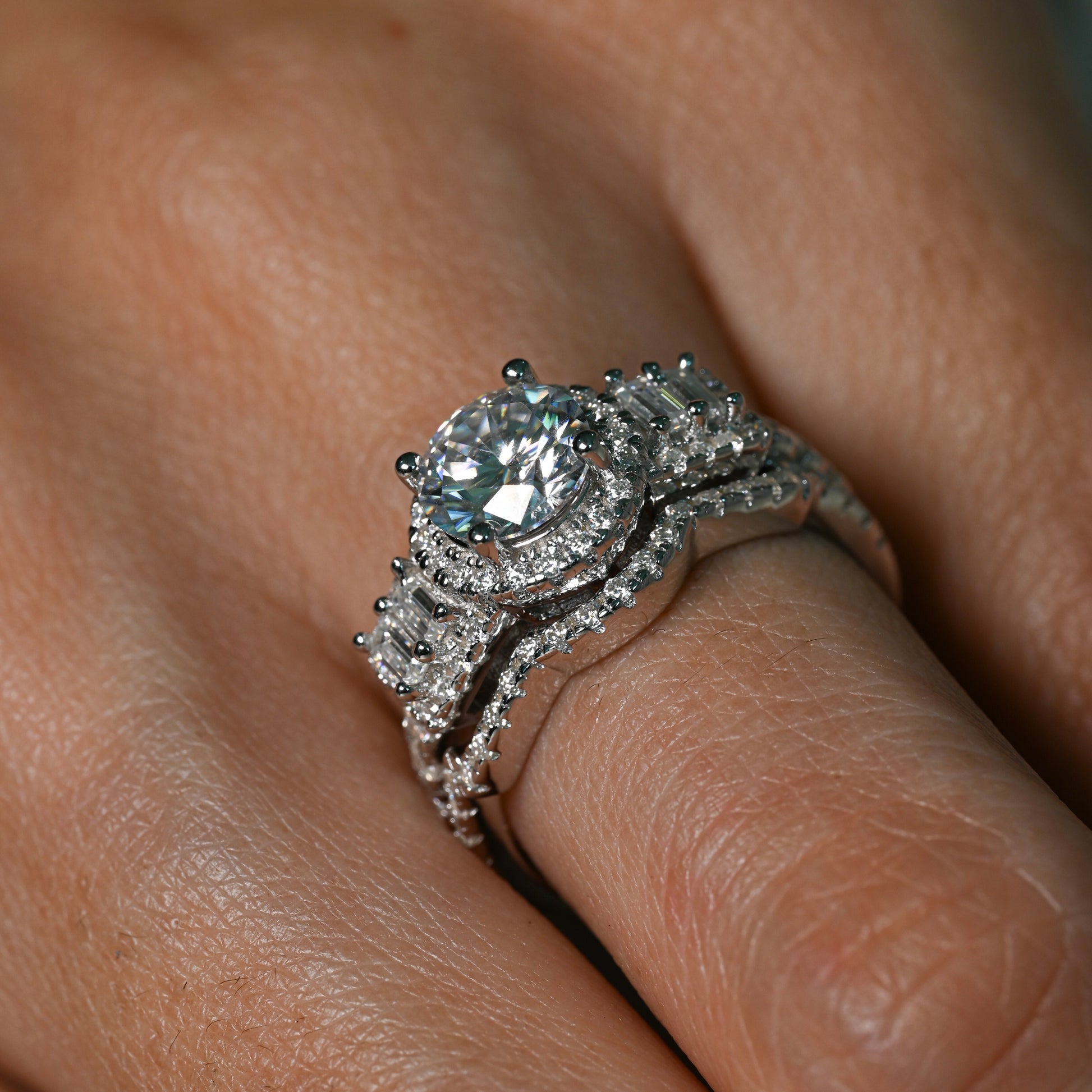 BASMA 1 Carat Round-cut Moissanite Ring set in Sterling Silver