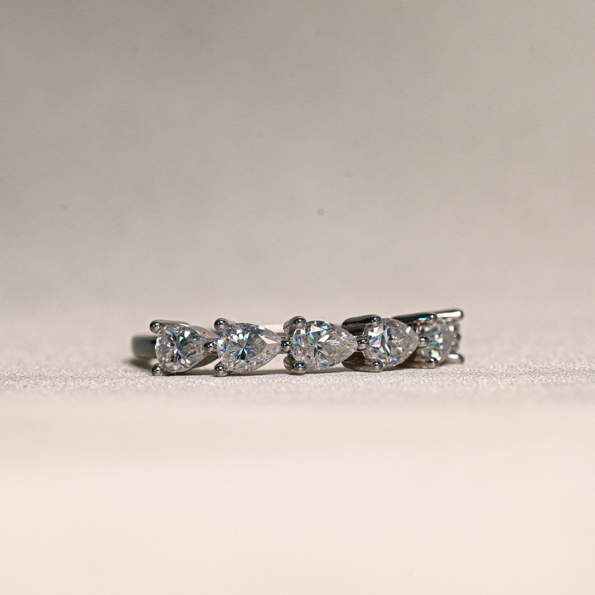 VALENTINA Moissanite Band 0.3ct