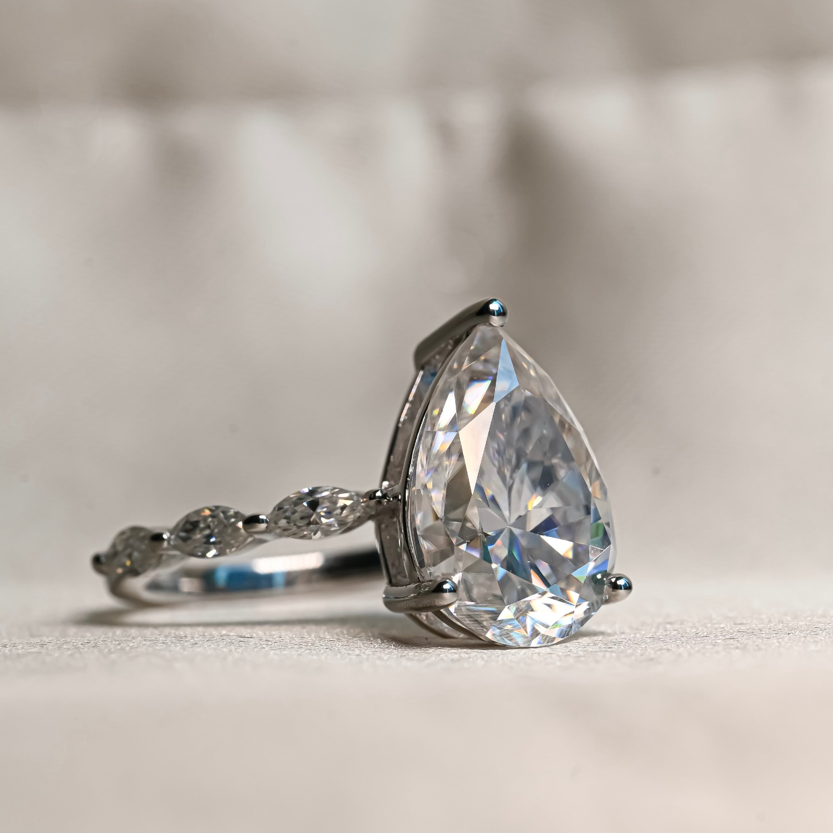 KAYLA Moissanite Ring 5ct