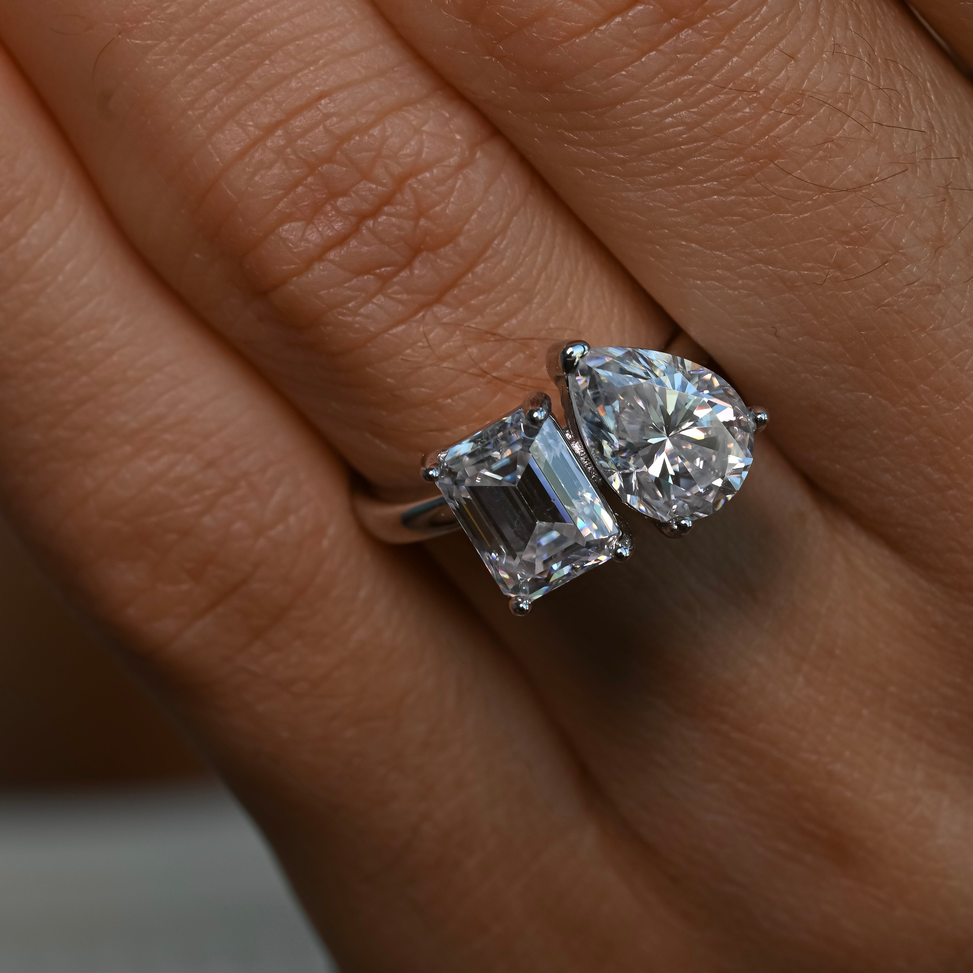 KAREN Moissanite Ring 2ct + 2ct
