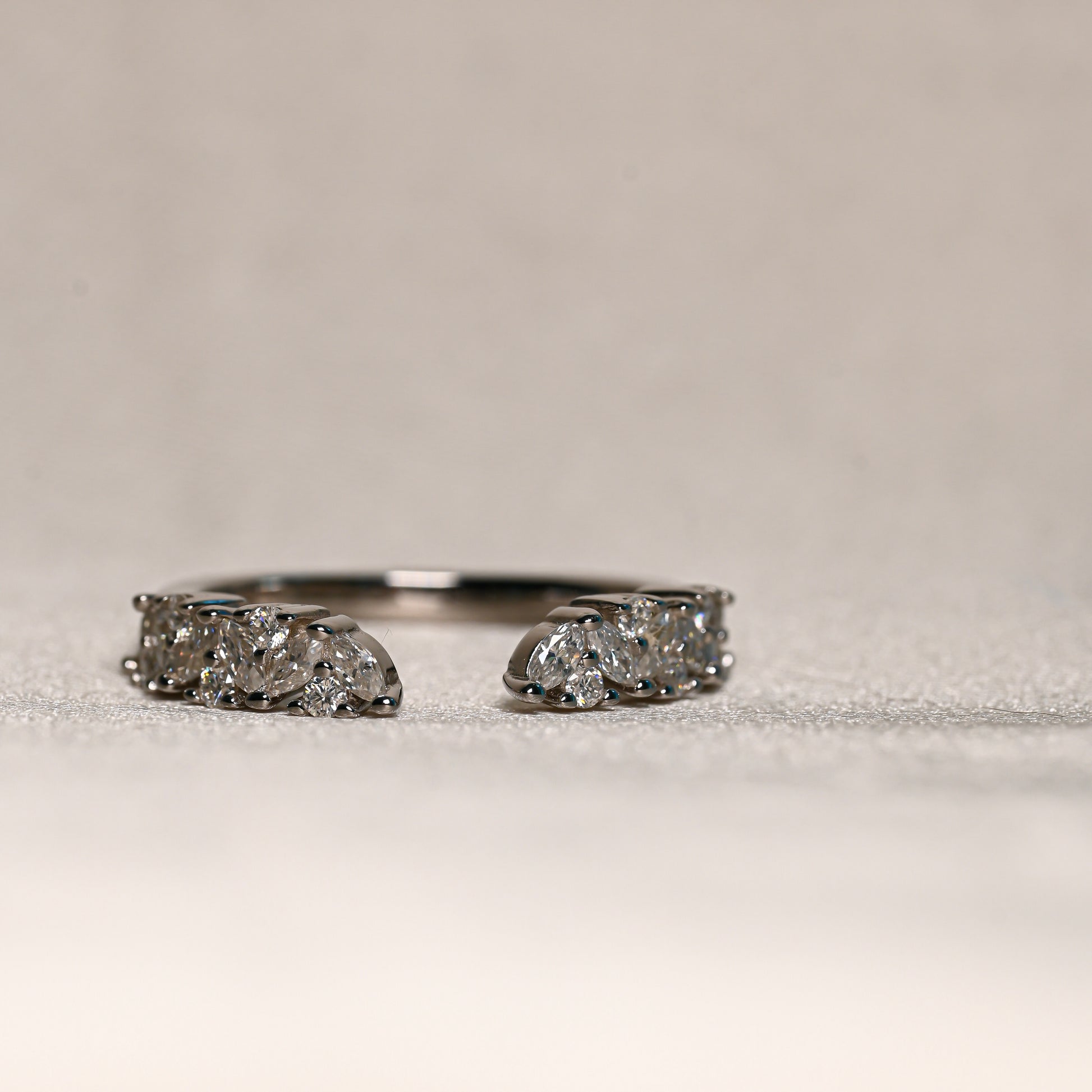 GRACE Moissanite Band