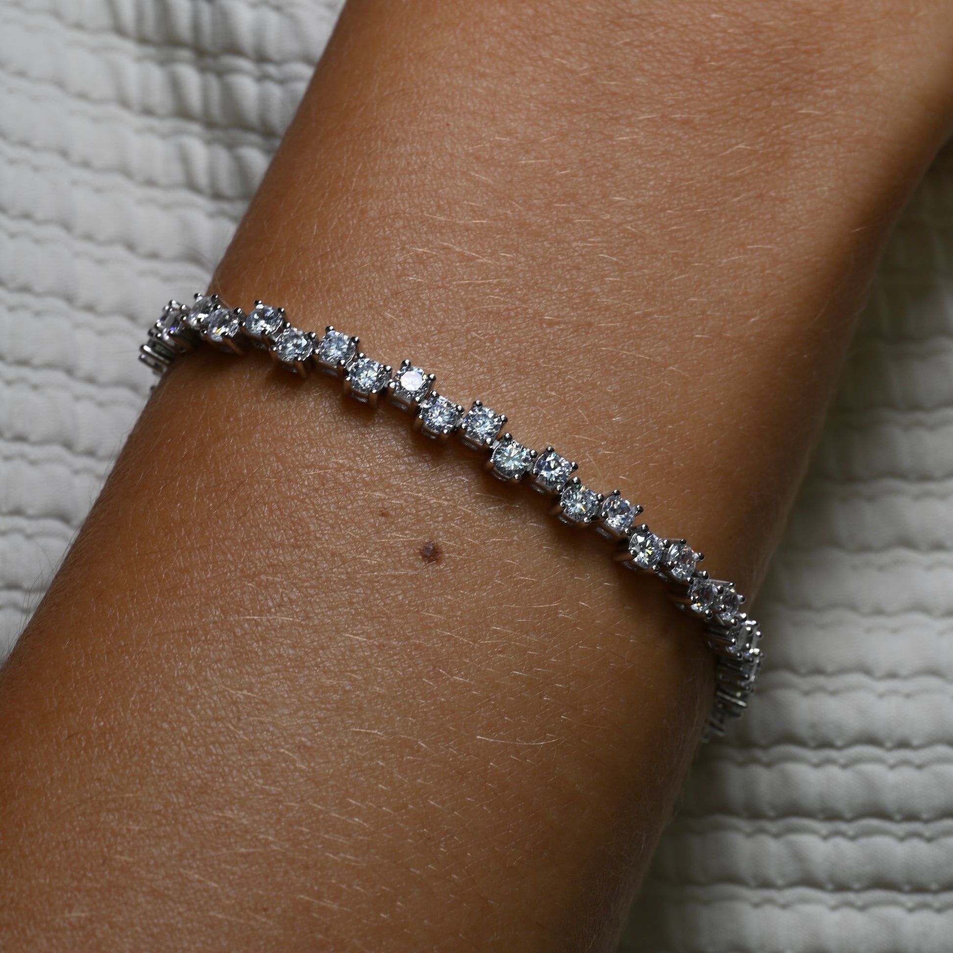 LIVIA Bracelet 3mm width - 6.5 inches size (Casting)